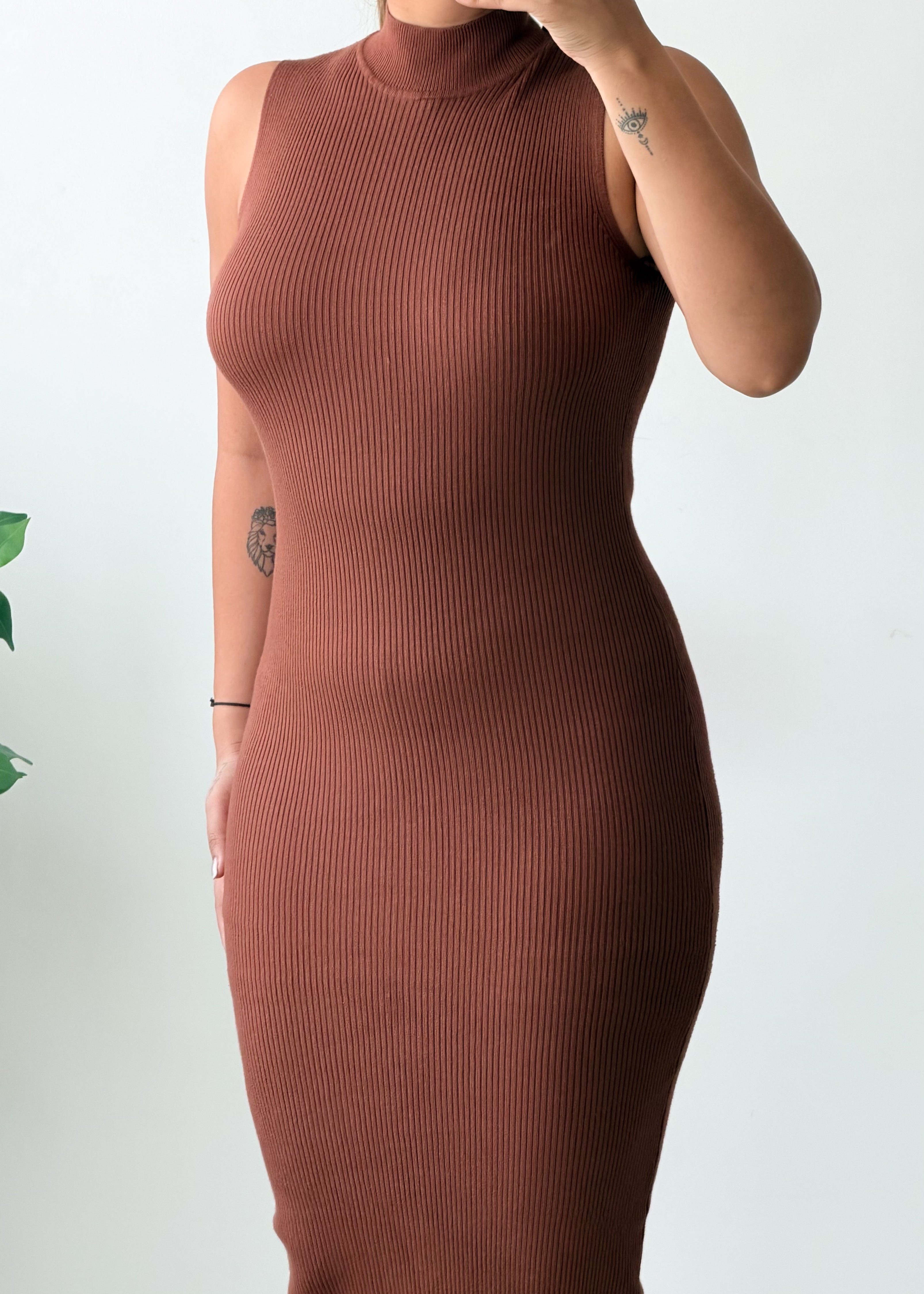 Size S-M Rust Brown Ribbed Midi Dress