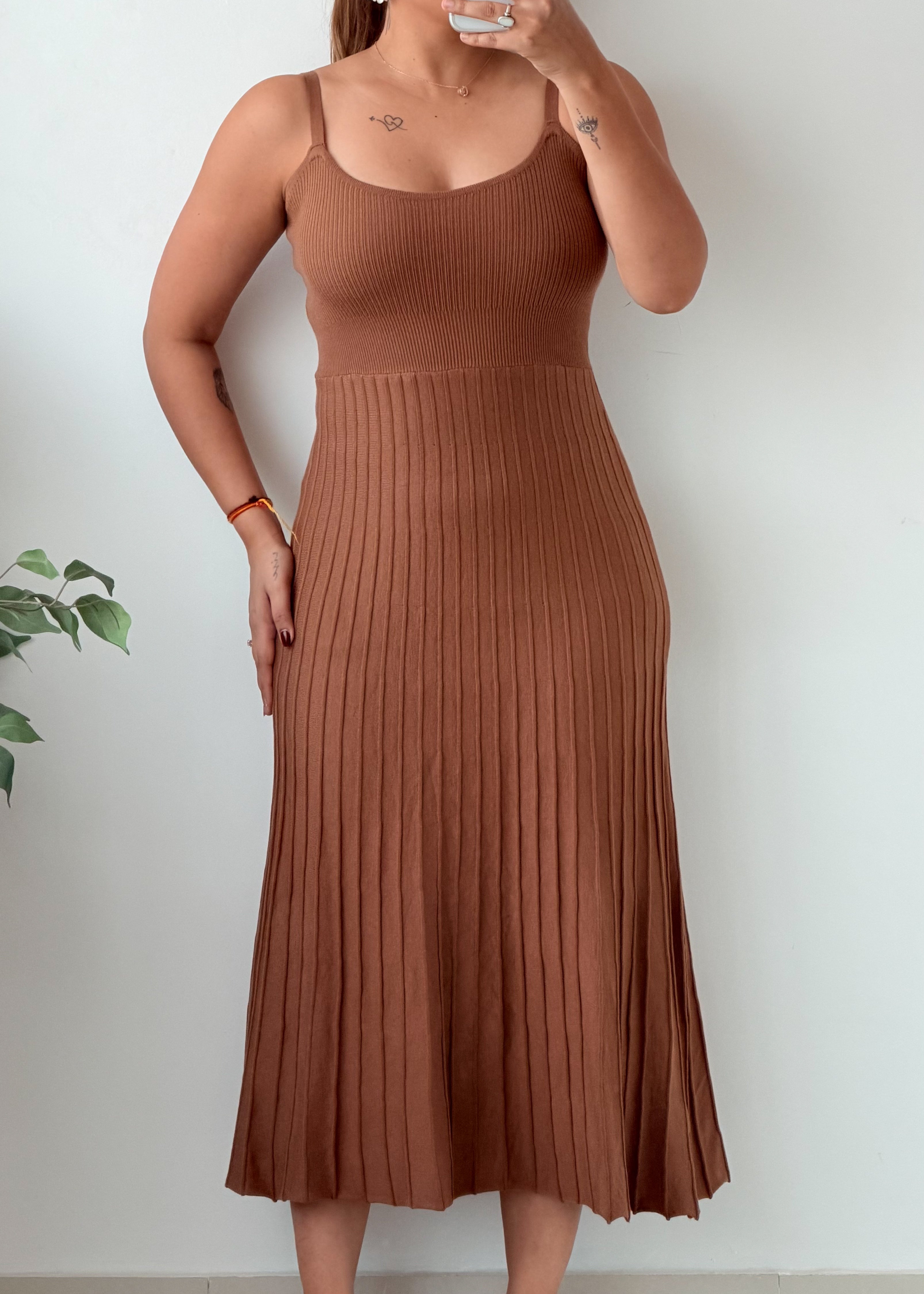 Size S-M Brown Ribbed Pleated Midi Dress