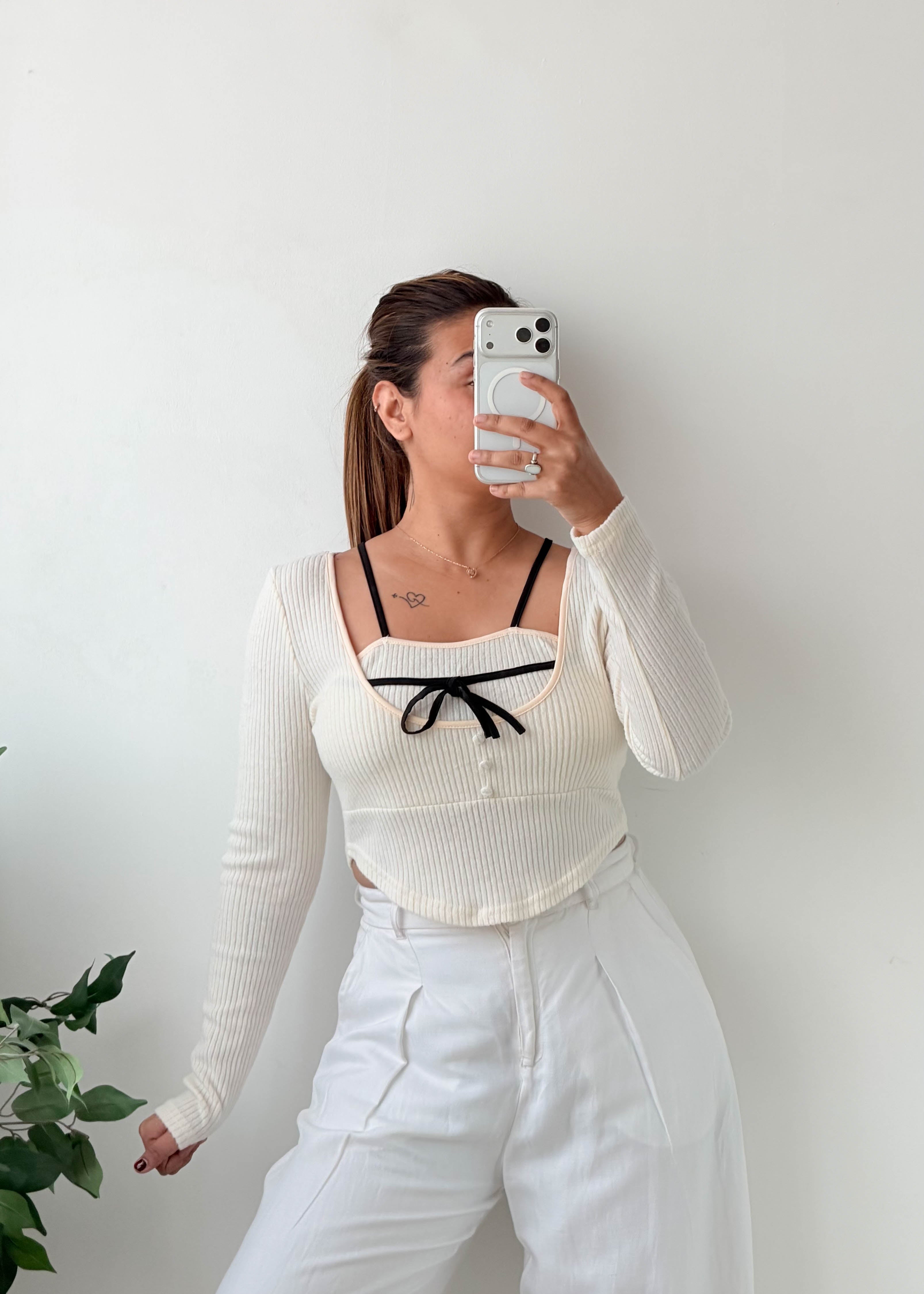 Size M-L White Ribbed Square Neck Top with Bow Detail