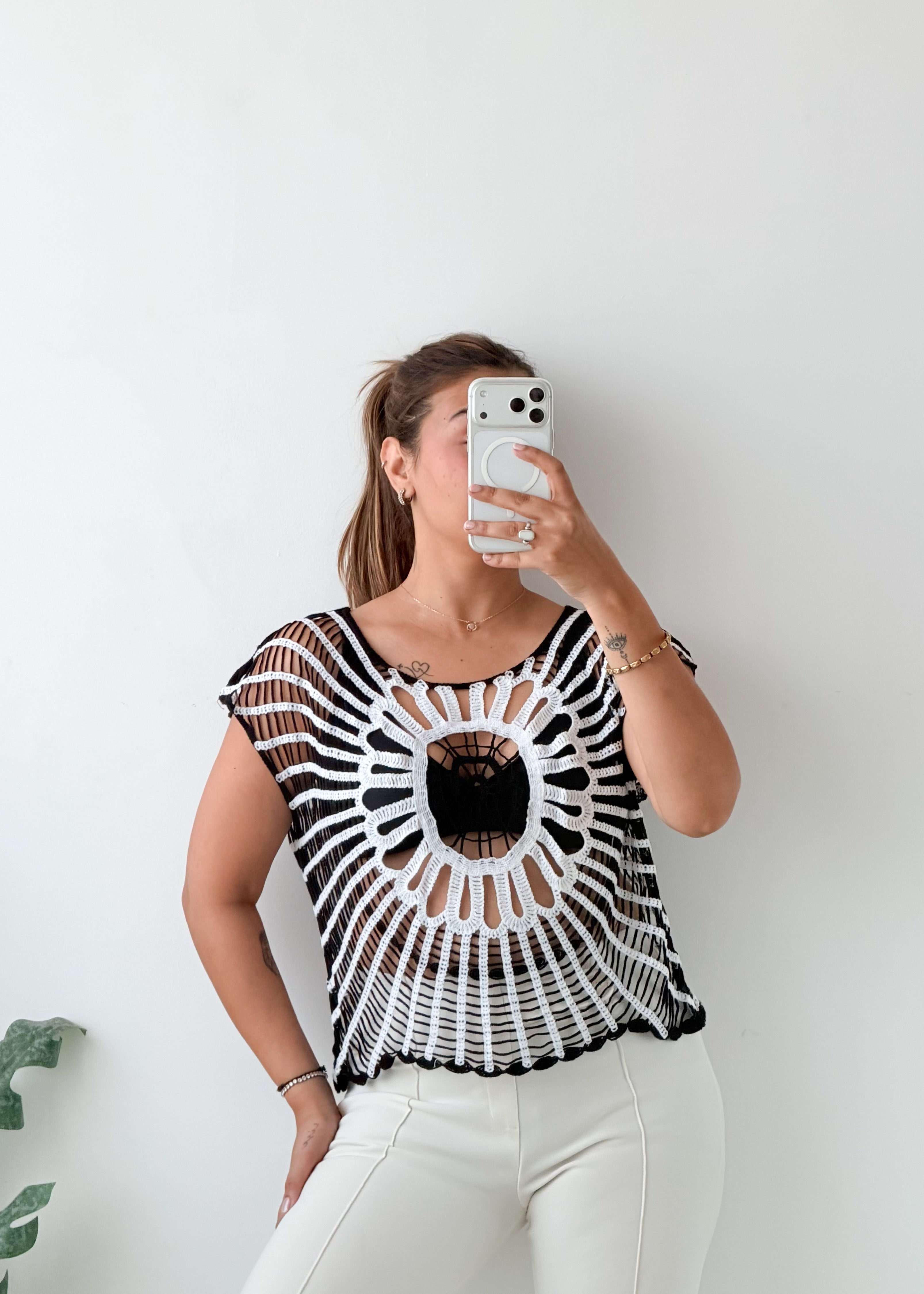Size XS-M Black White Crochet Crop Top