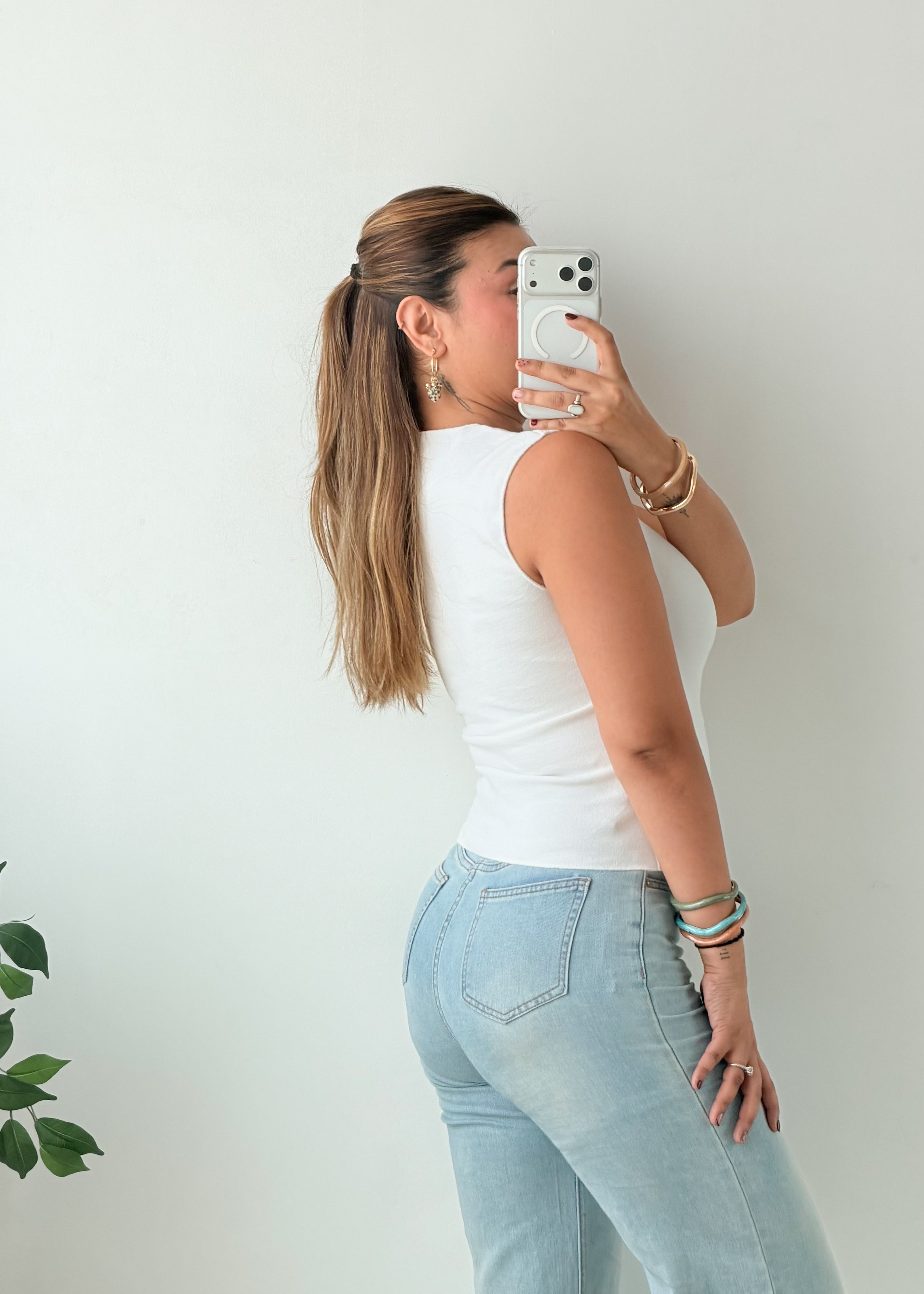 Size S-M White Sleeveless Sweetheart Neck Top