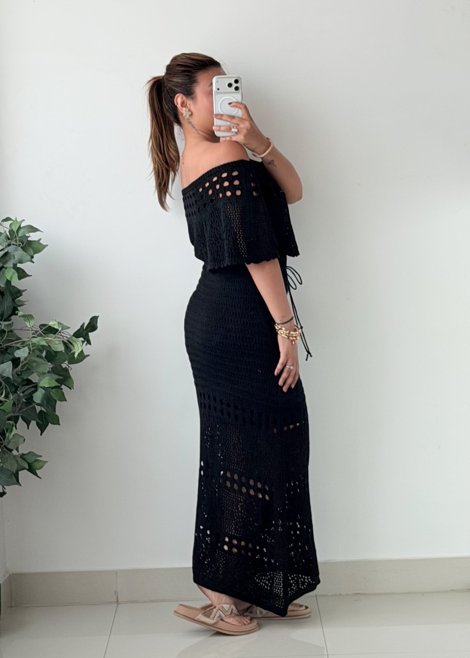 Size M-L Black Off-Shoulder Crochet Maxi Dress
