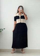 Size L-XL Black Cream Pleated Collared Dress
