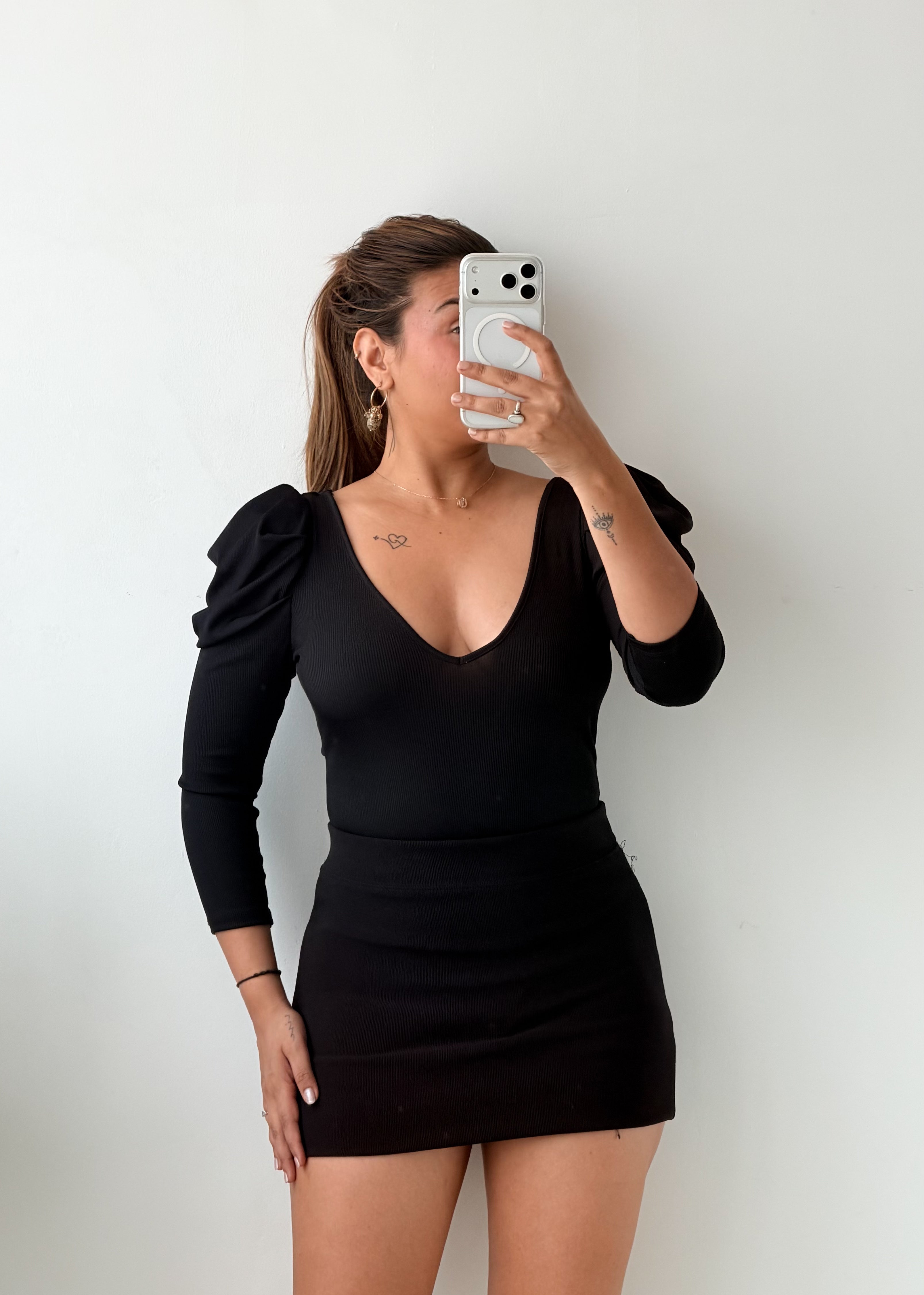 Size S-M Black Puff Sleeve V-Neck Bodysuit