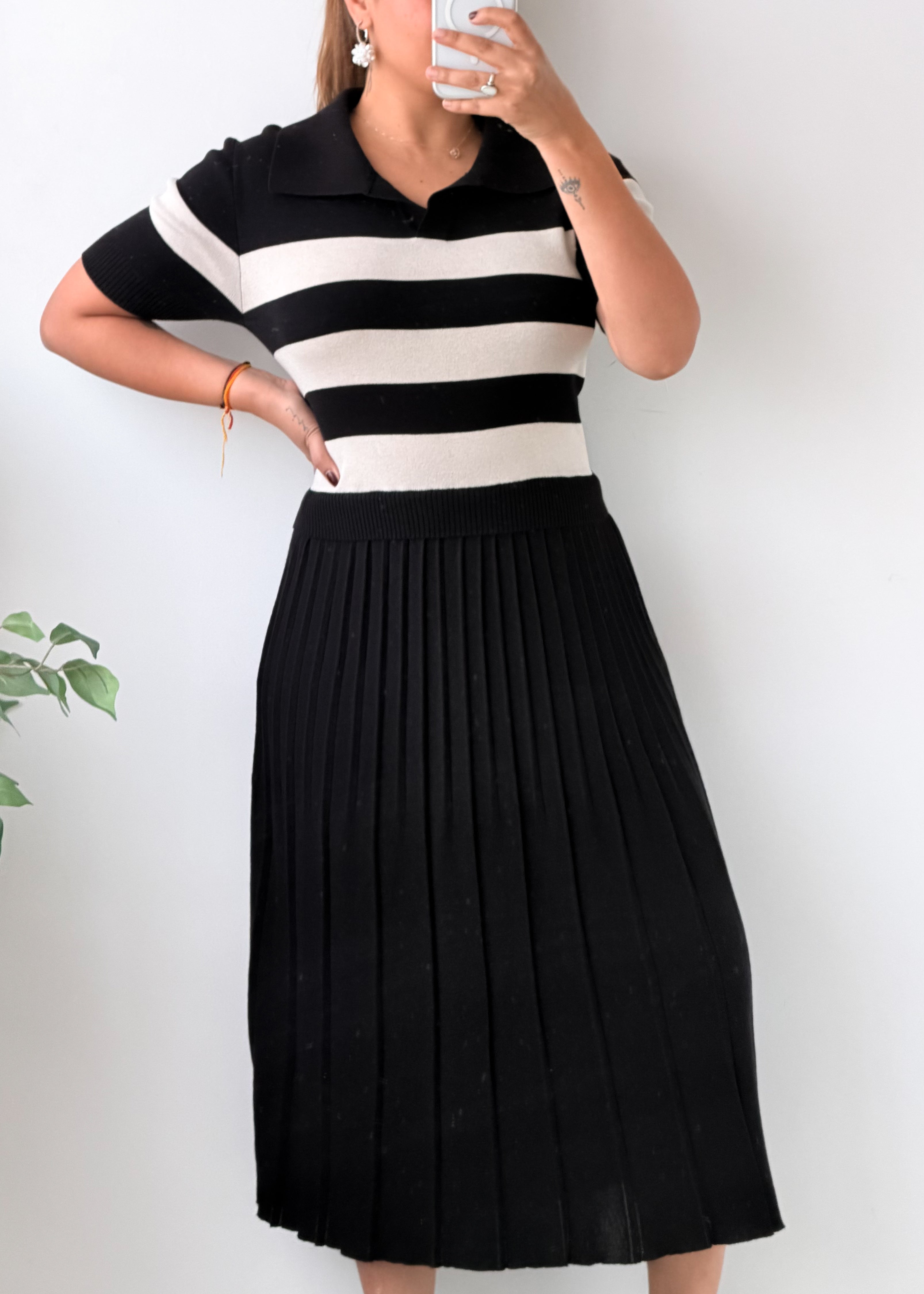 Size L-XL Black White Striped Polo Collar Pleated Midi Dress