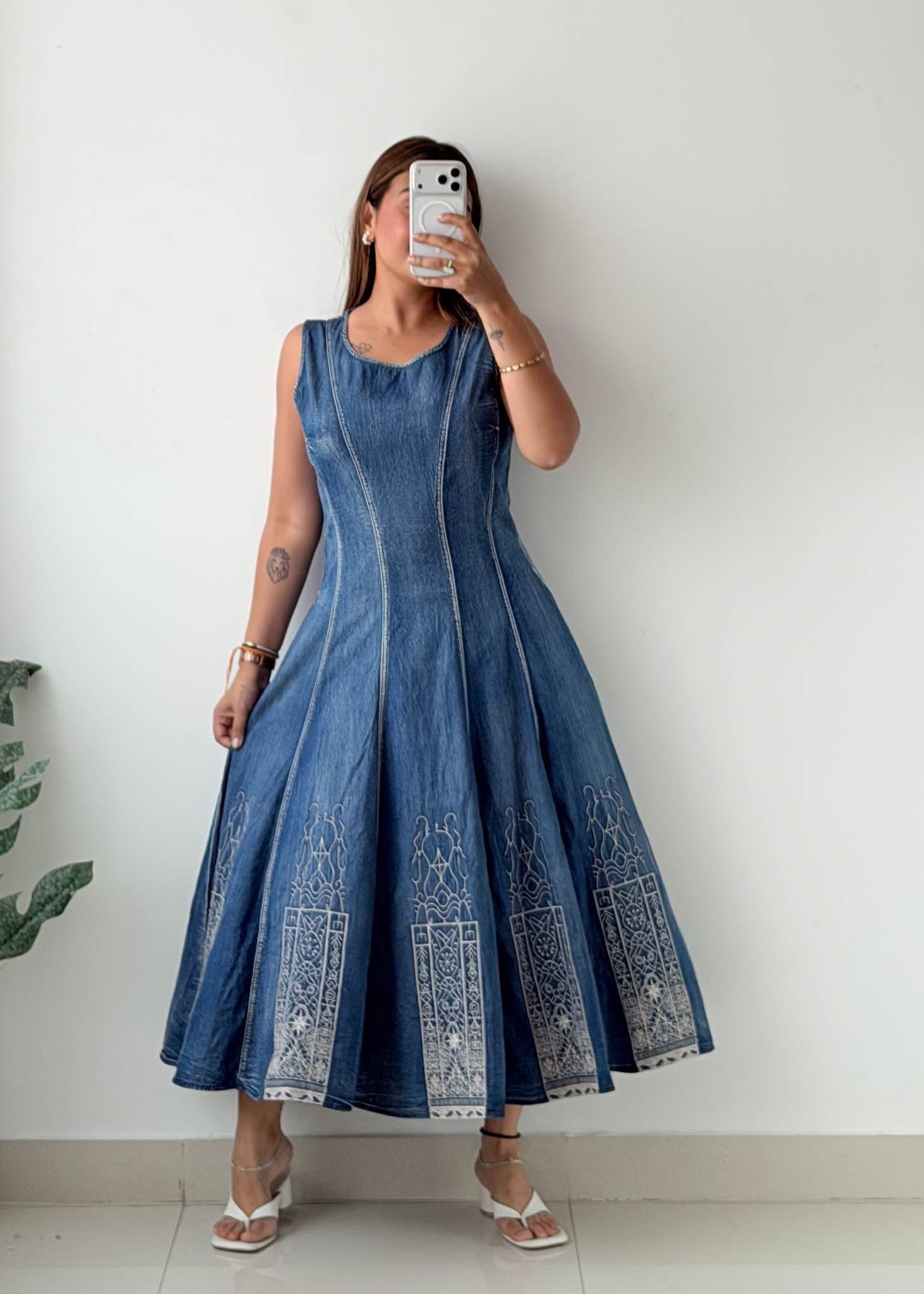 Size M Blue Denim Embroidered Midi Dress