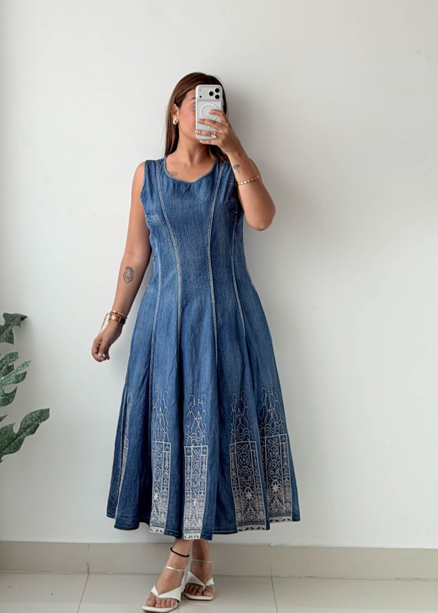 Size M Blue Denim Embroidered Midi Dress