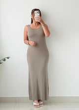 Size M-L Taupe Ribbed Maxi Dress