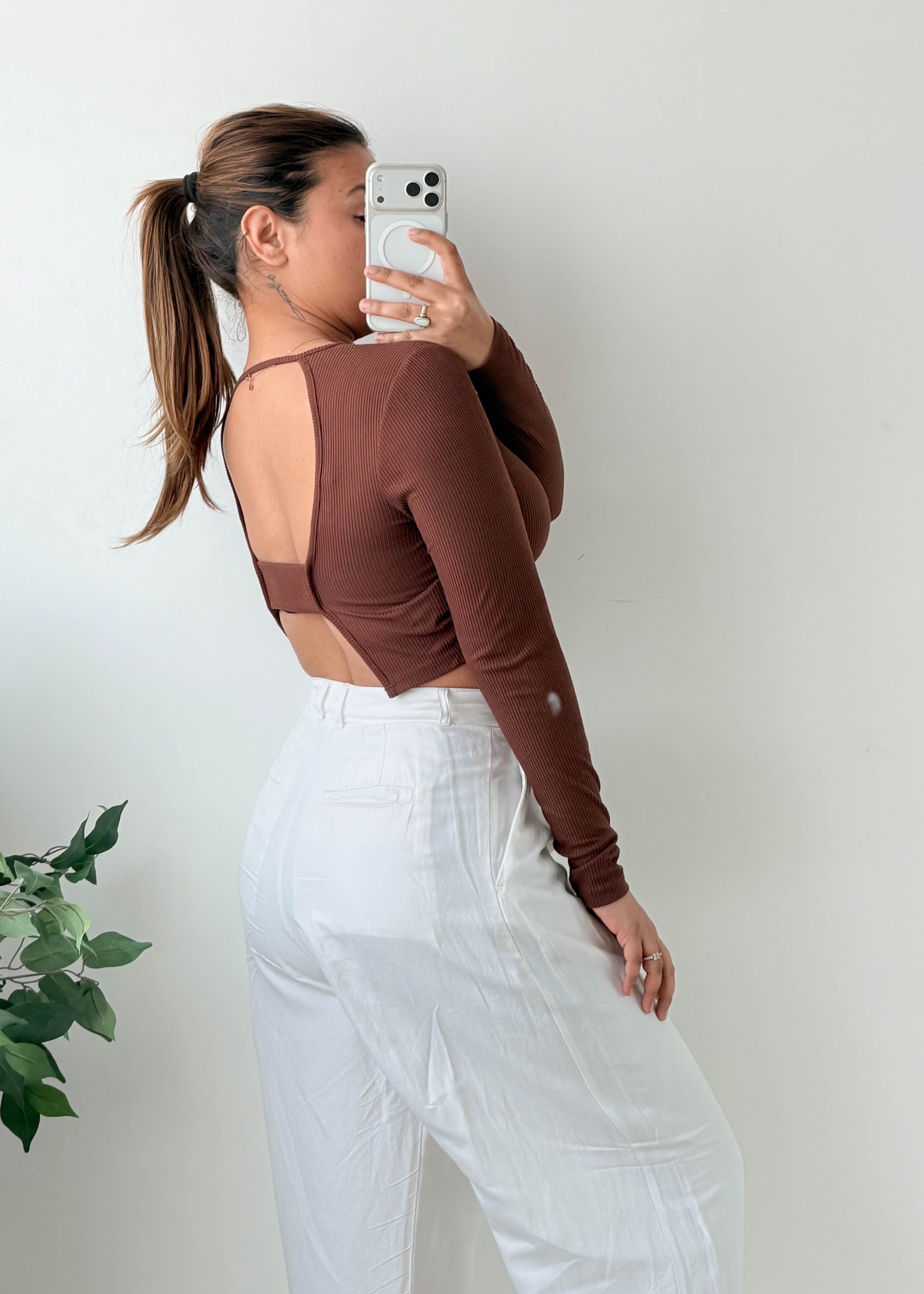 Size S-M Brown Ribbed Open-Back Crop Top
