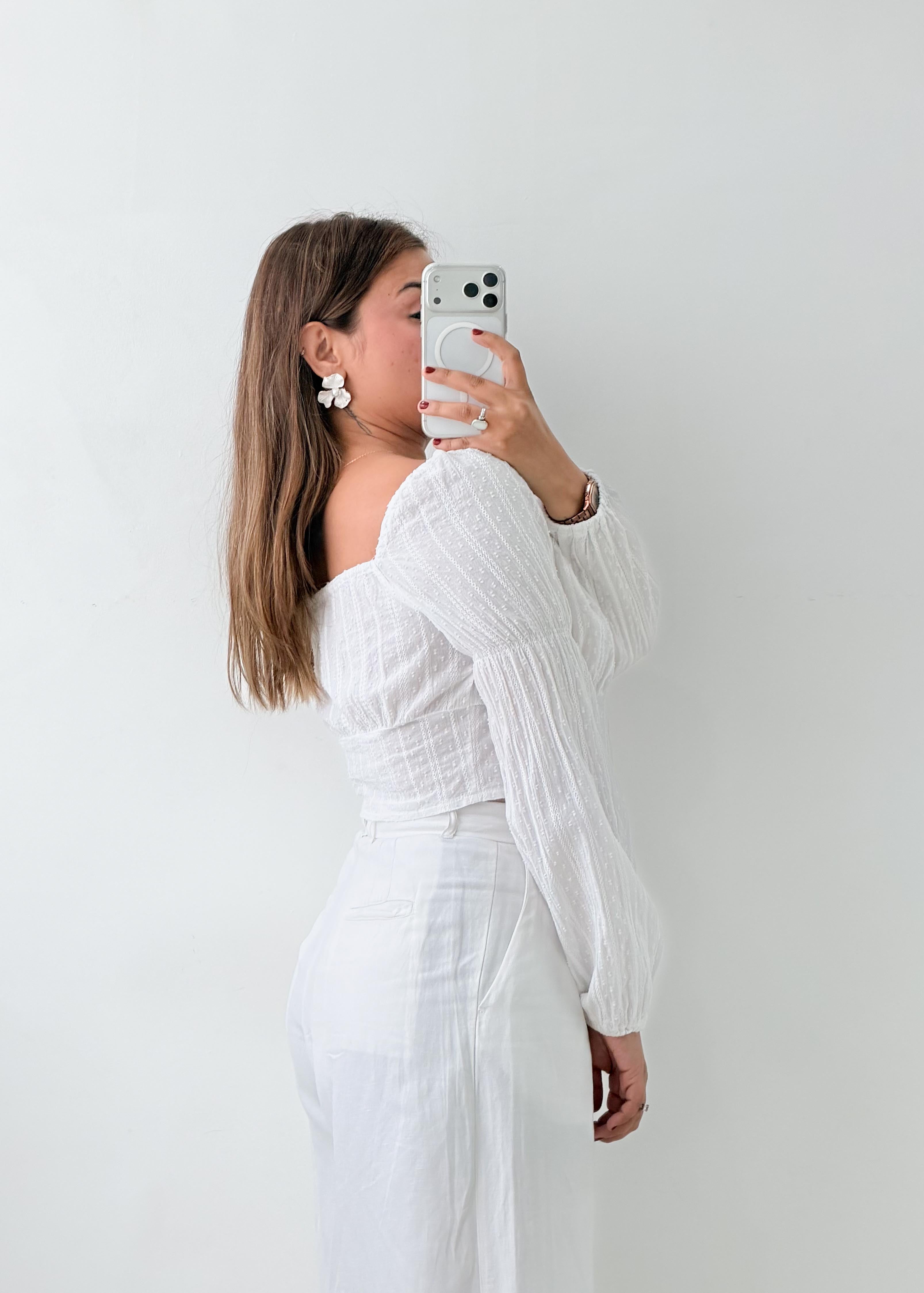 Size S-M White Textured Tie-Front Crop Top