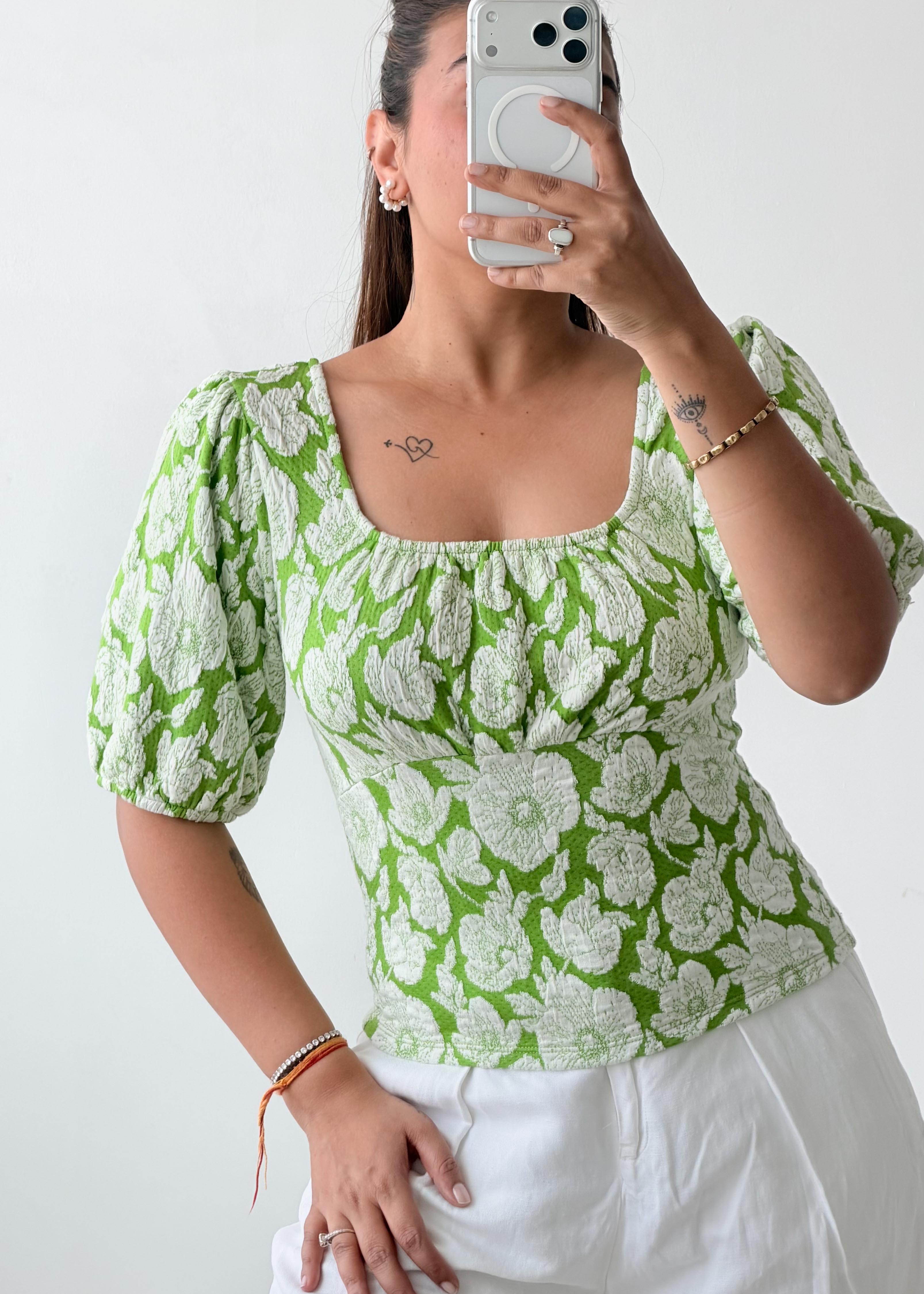 Size S-M Green Floral Puff Sleeve Top