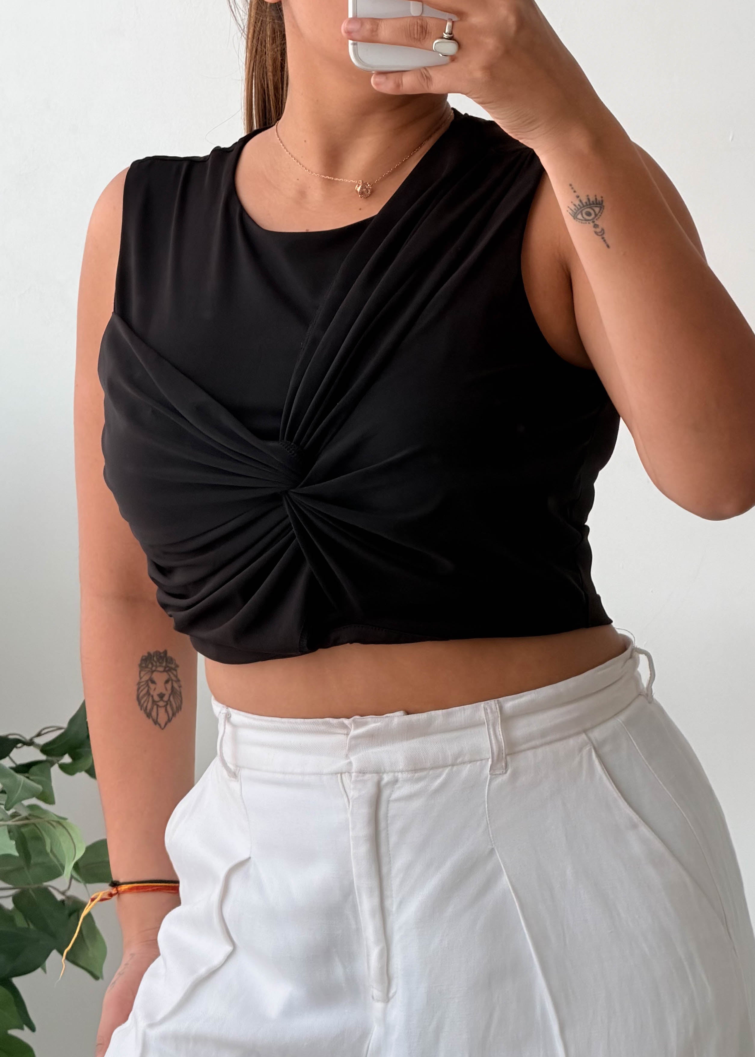 Size M-L Black Twist-Front Crop Top