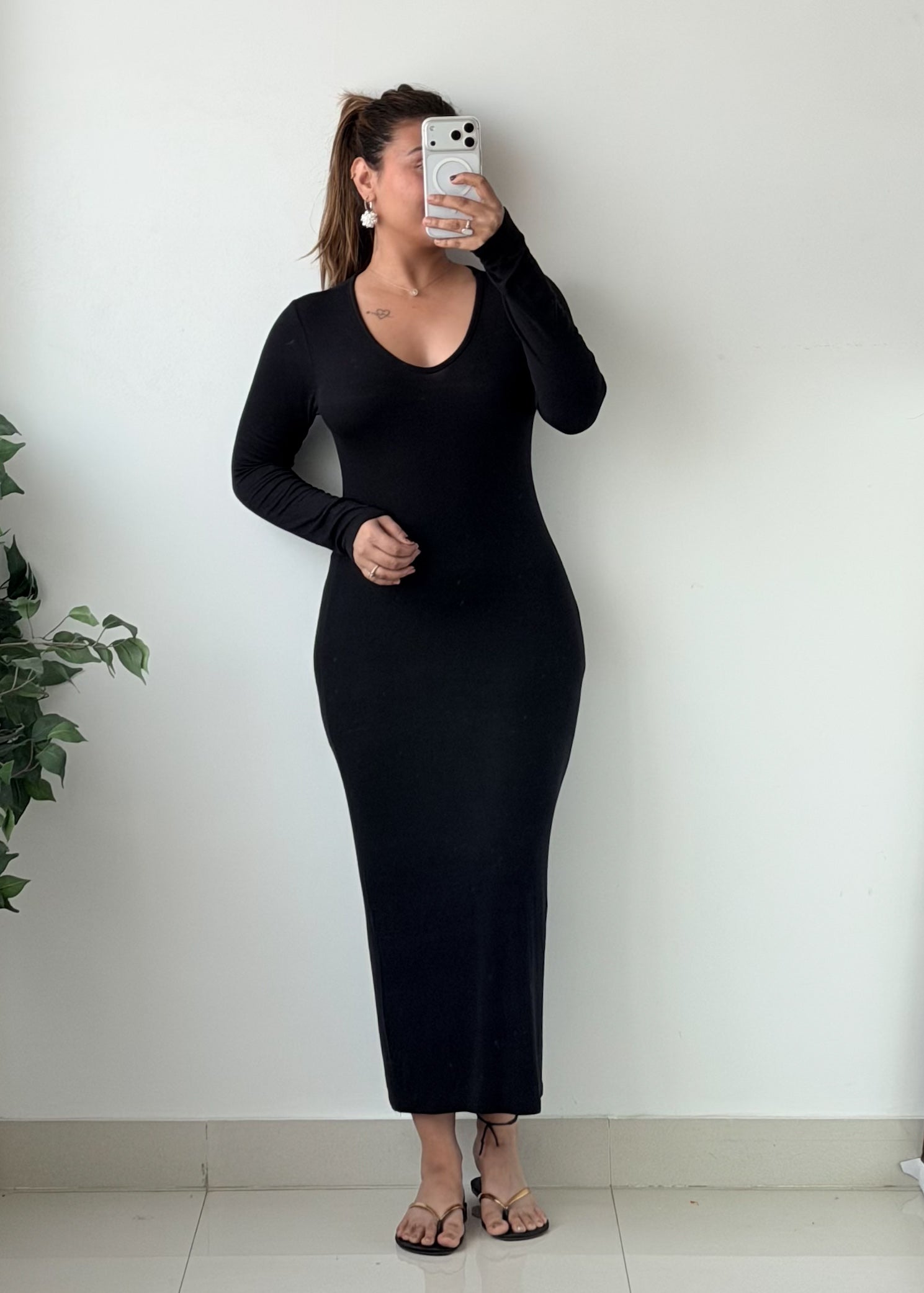 Size S-M Black Long Sleeve V-Neck Bodycon Maxi Dress