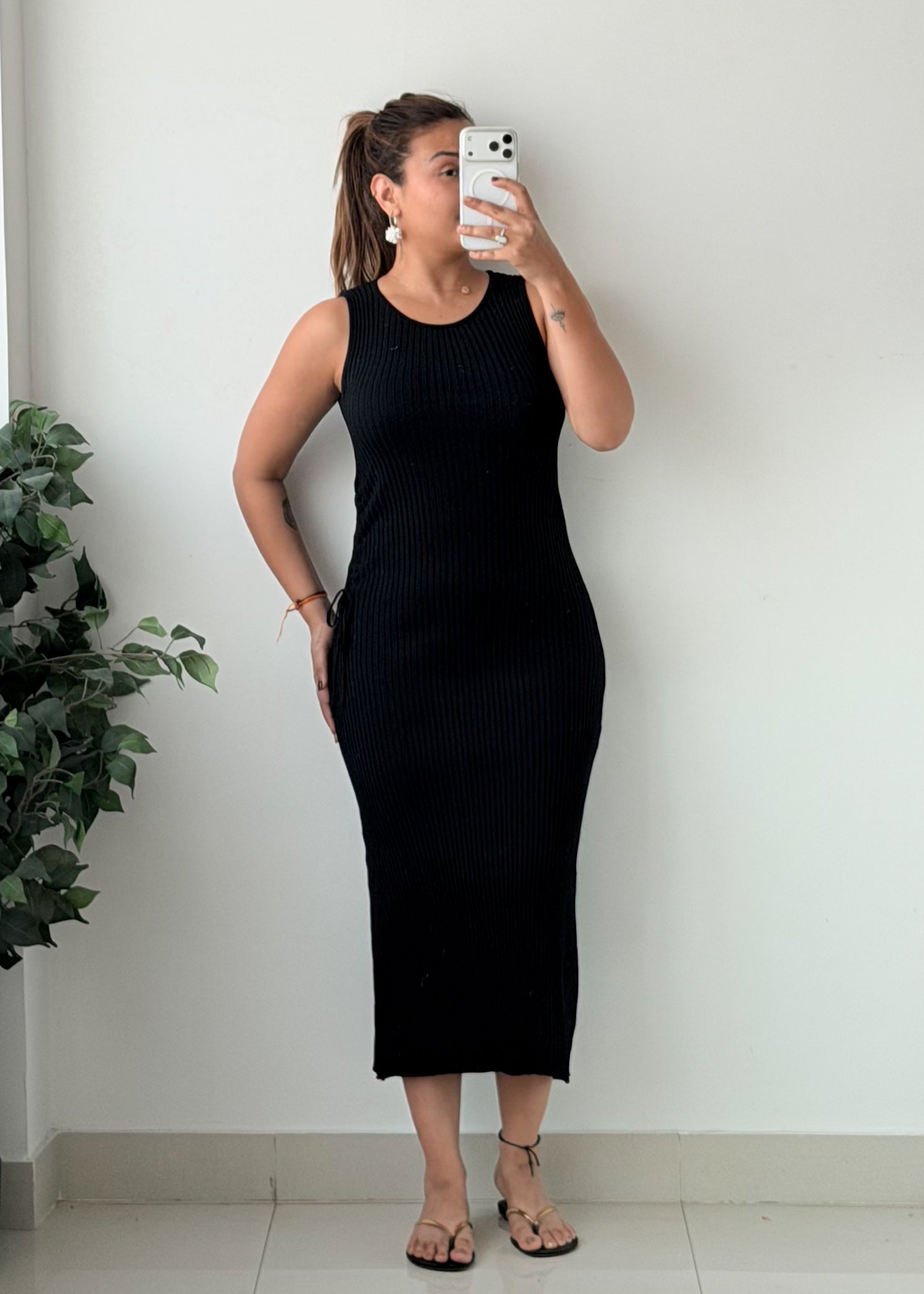 Size M-L Black Ribbed Sleeveless Bodycon Midi Dress