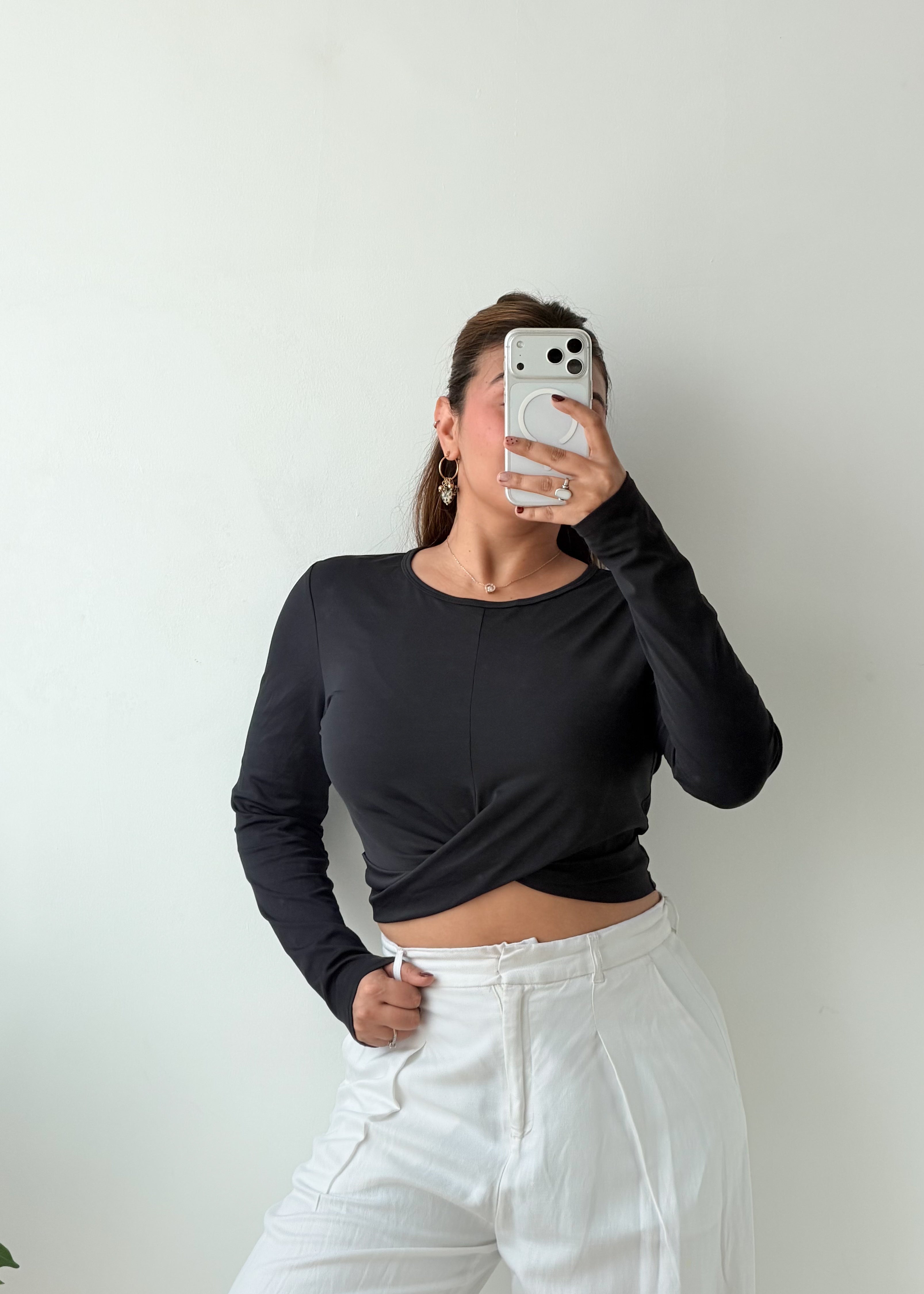 Size M-L Black Twist-Front Crop Top