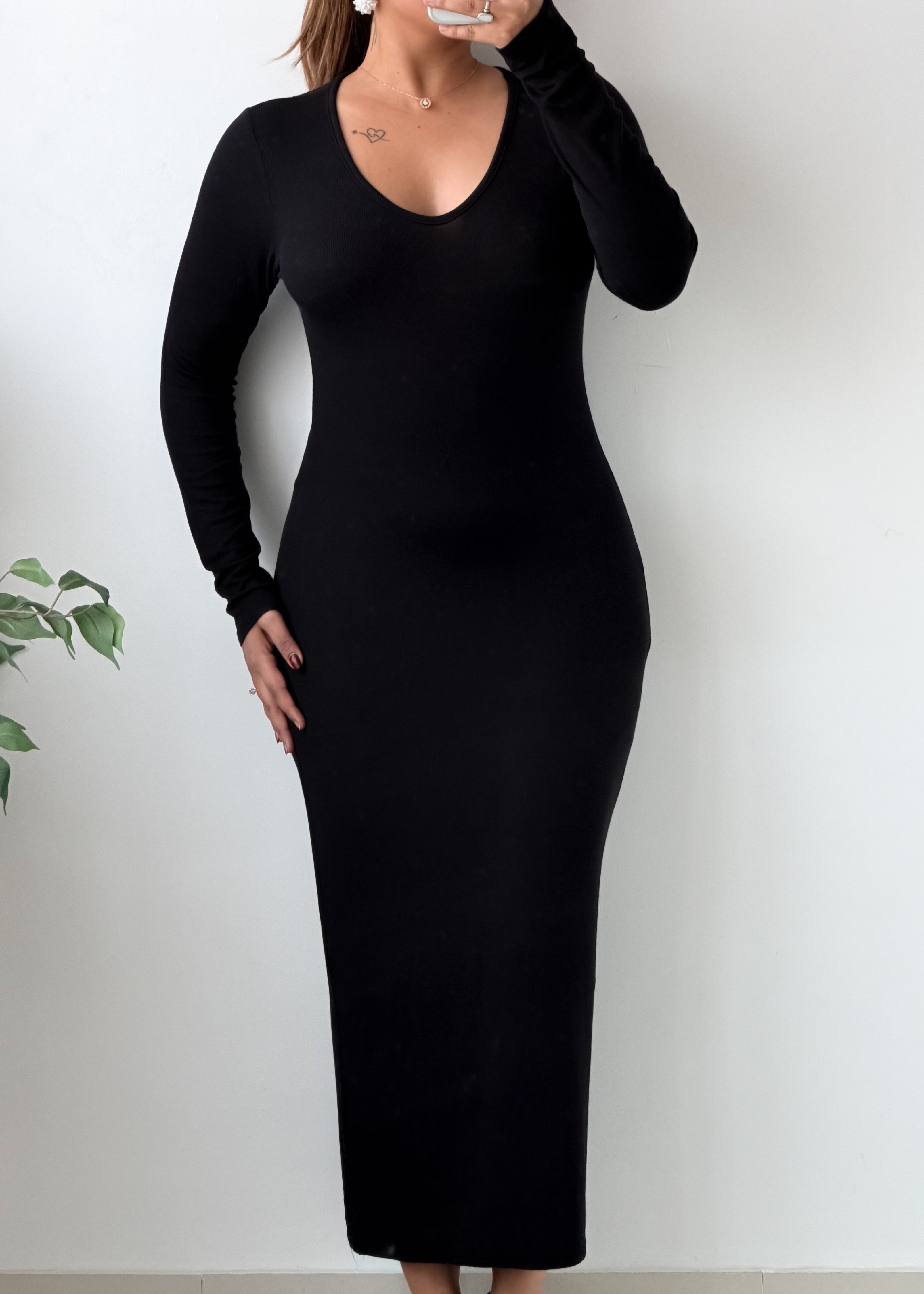 Size S-M Black Long Sleeve V-Neck Bodycon Maxi Dress
