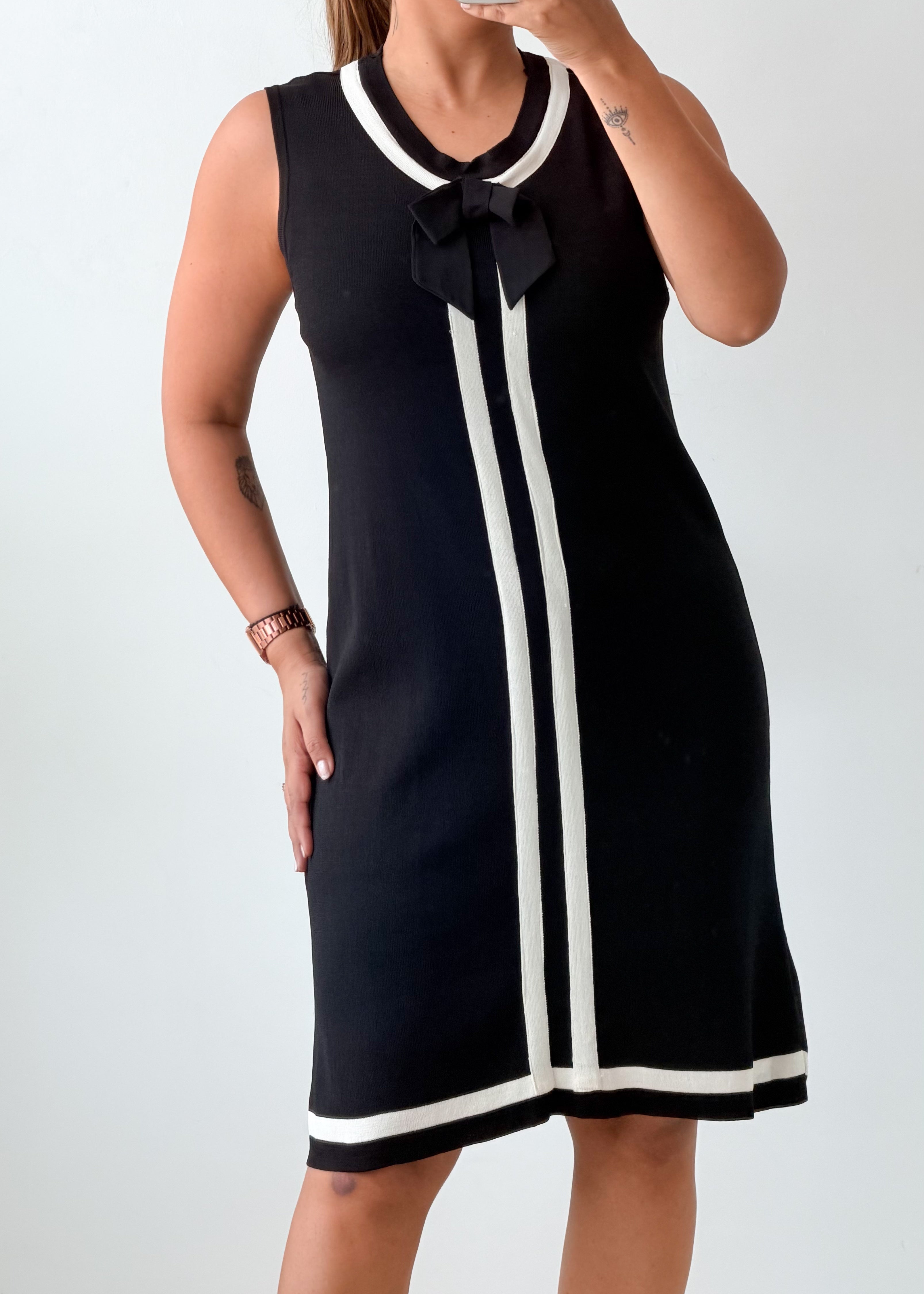Size M-L Black Bow Detail Midi Dress