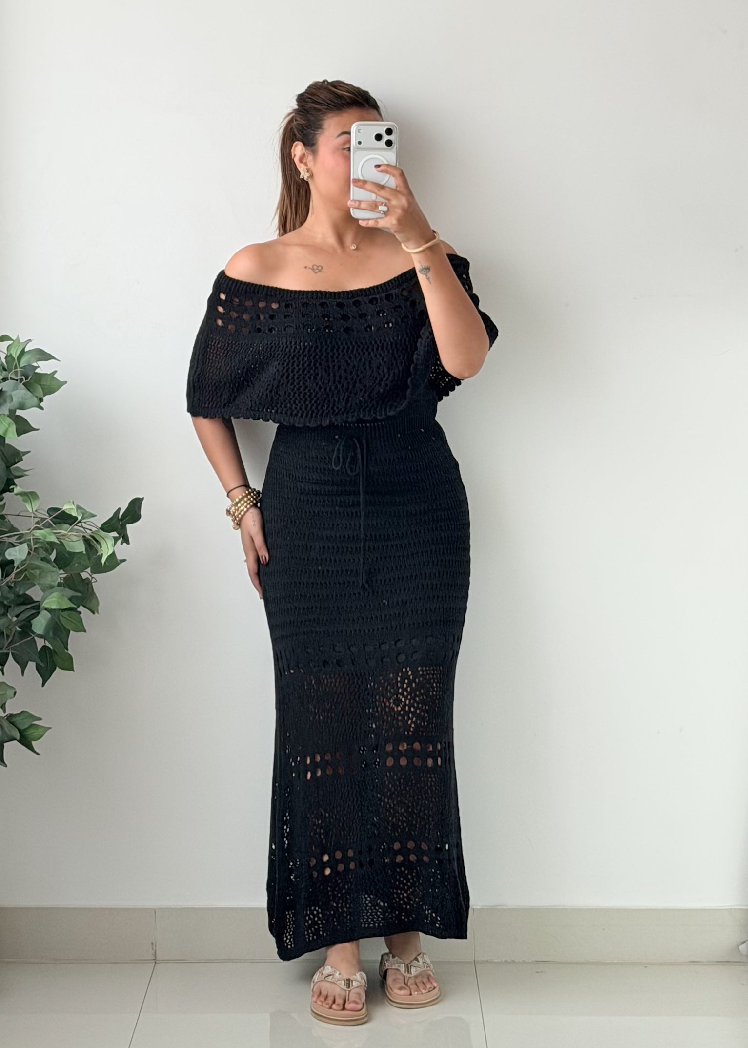 Size M-L Black Off-Shoulder Crochet Maxi Dress
