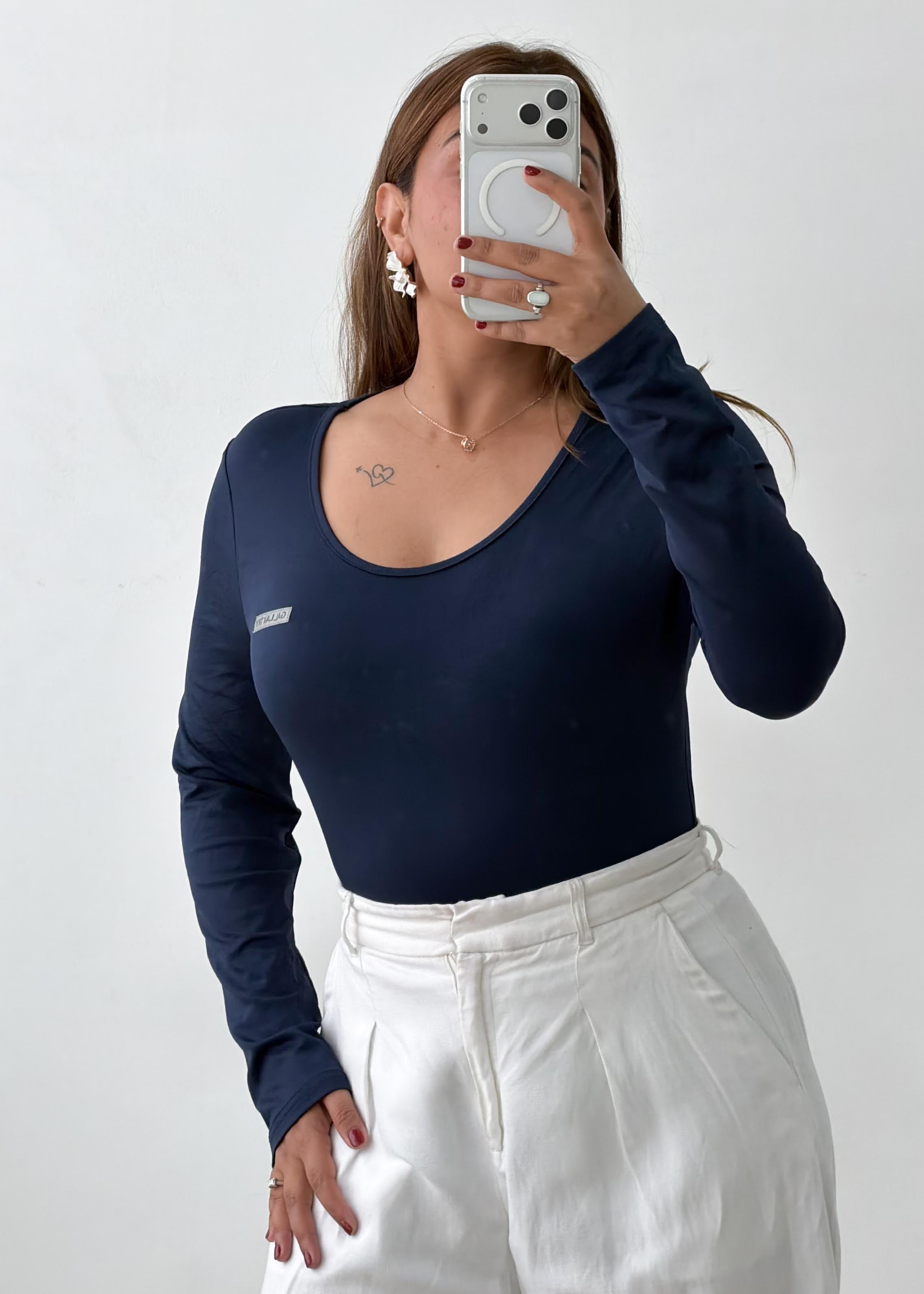 Size M-L Navy Blue Fitted Long Sleeve Top