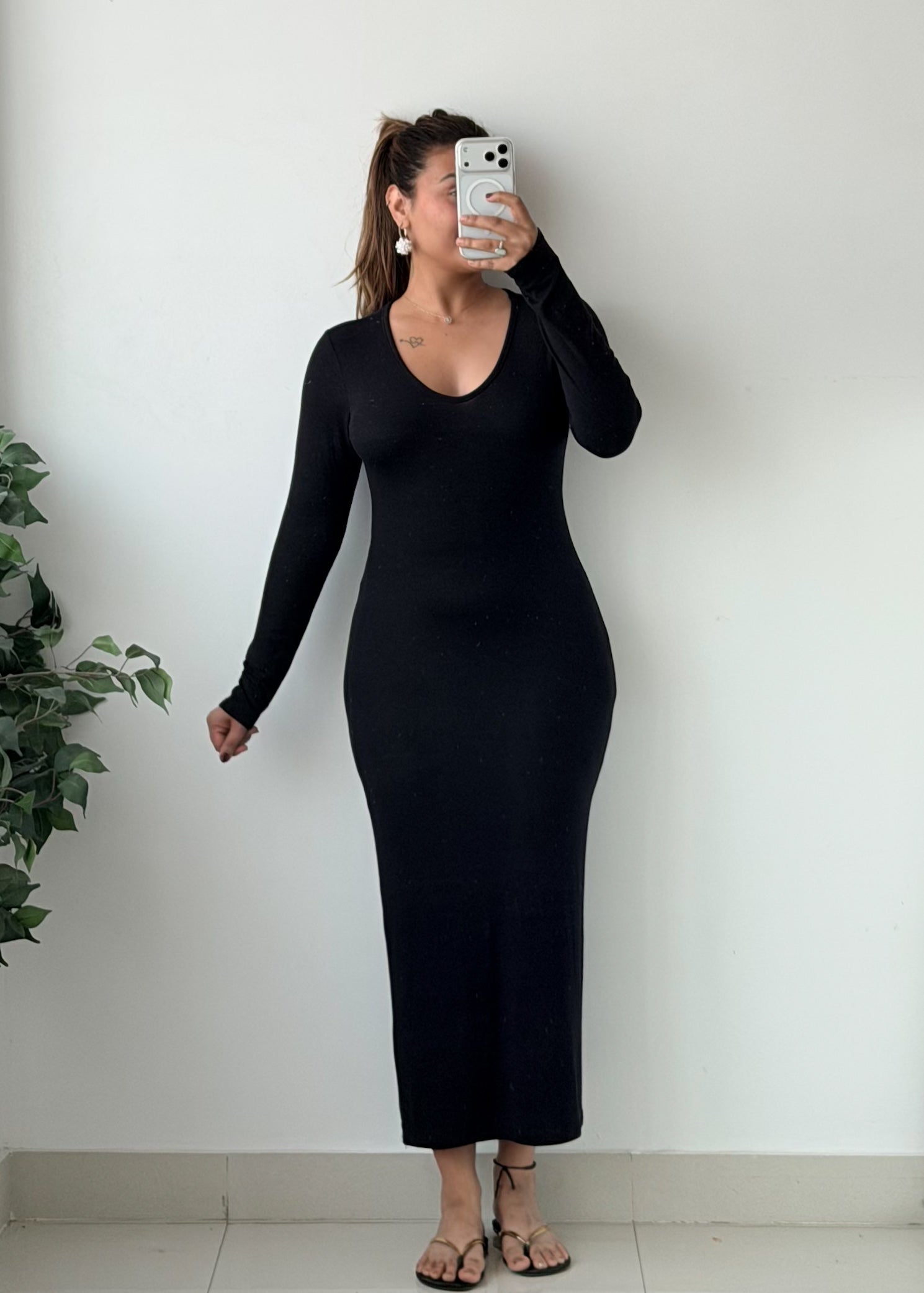 Size S-M Black Long Sleeve V-Neck Bodycon Maxi Dress