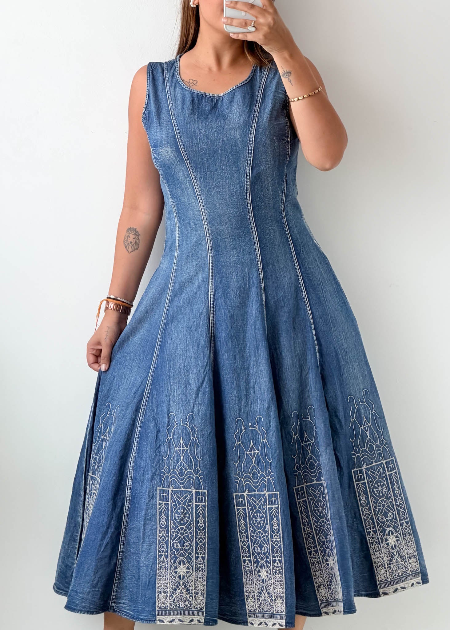 Size M Blue Denim Embroidered Midi Dress