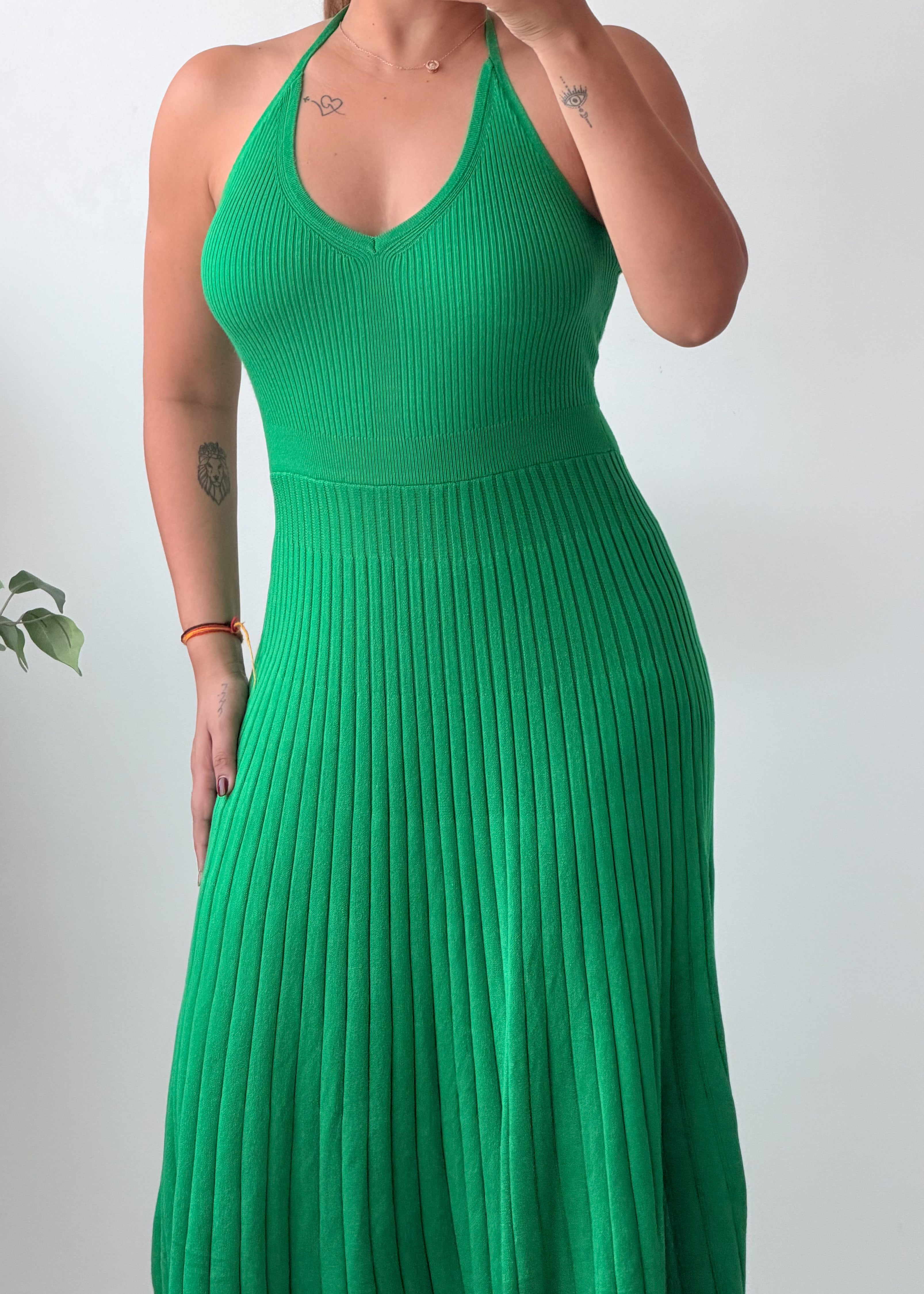 Size S-M Green Halter Neck Pleated Knit Midi Dress