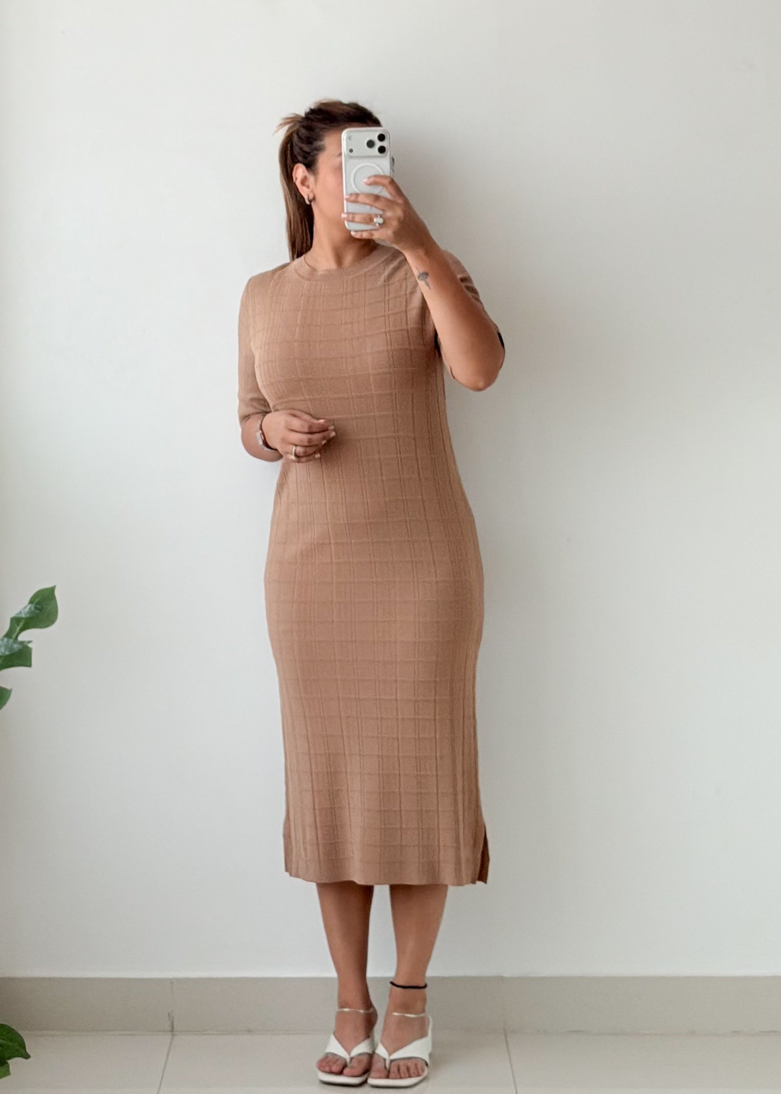 Size M-L Beige Checked Bodycon Midi Dress