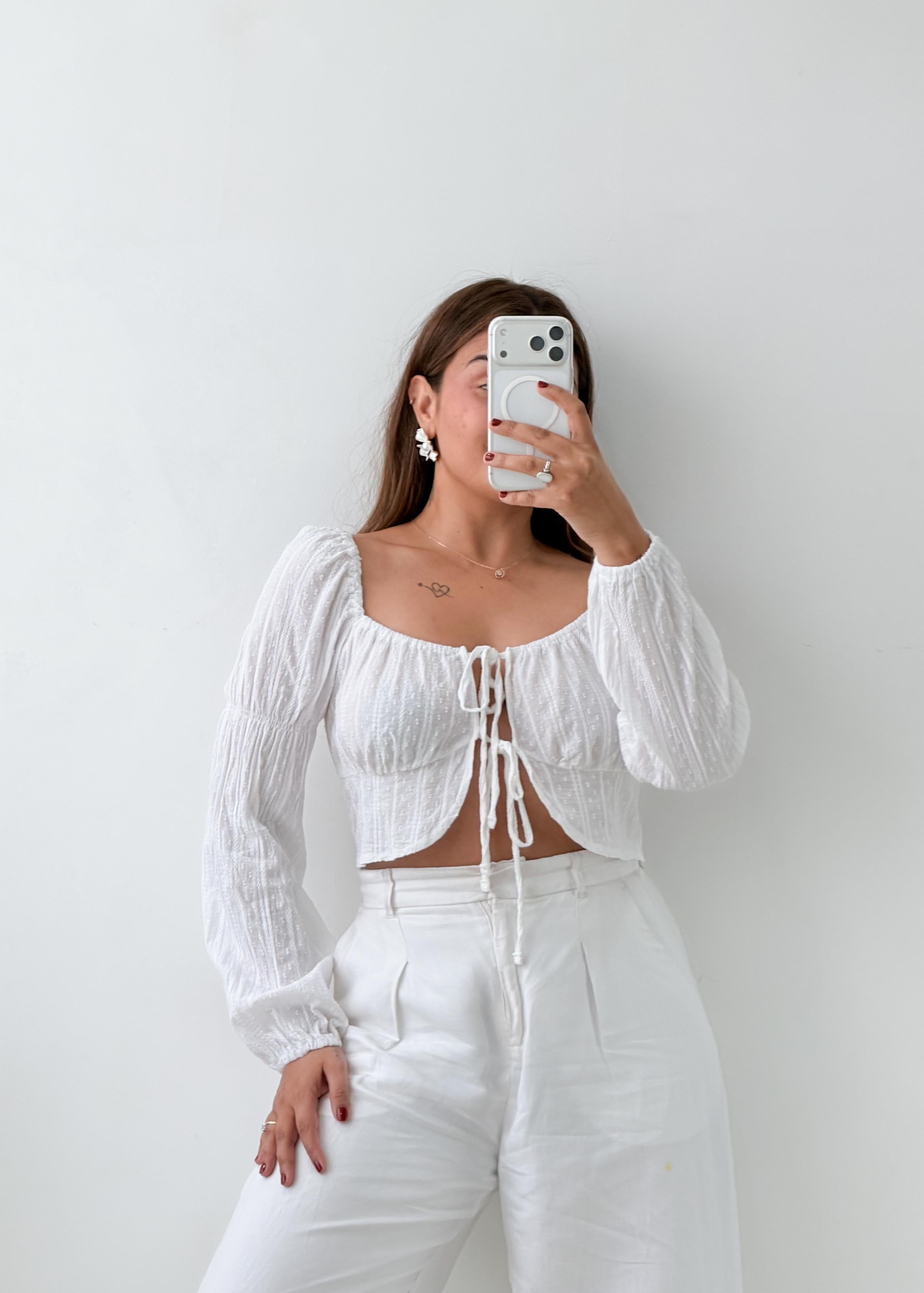 Size S-M White Textured Tie-Front Crop Top