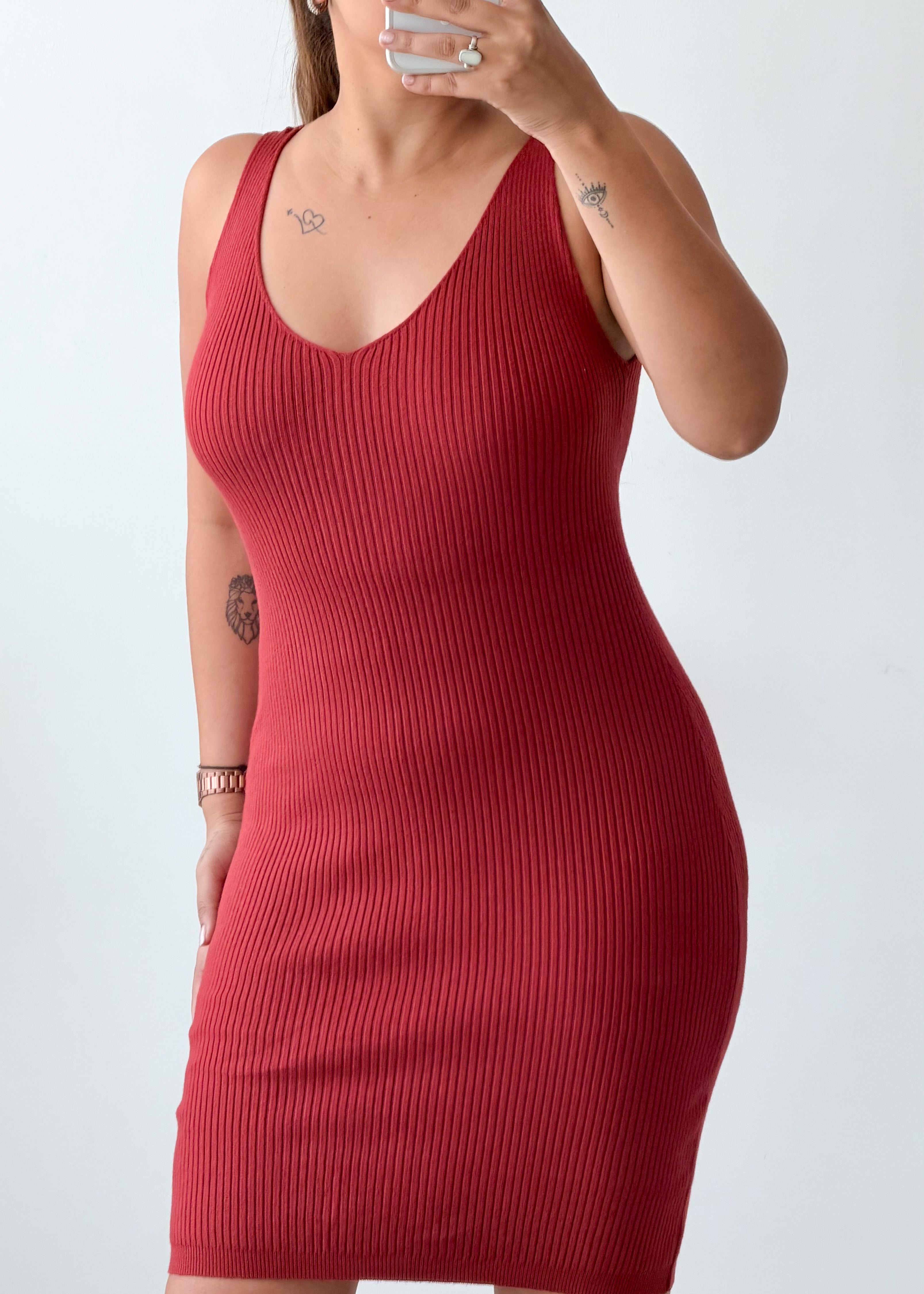 Size M-L Burgundy Ribbed Bodycon Dress