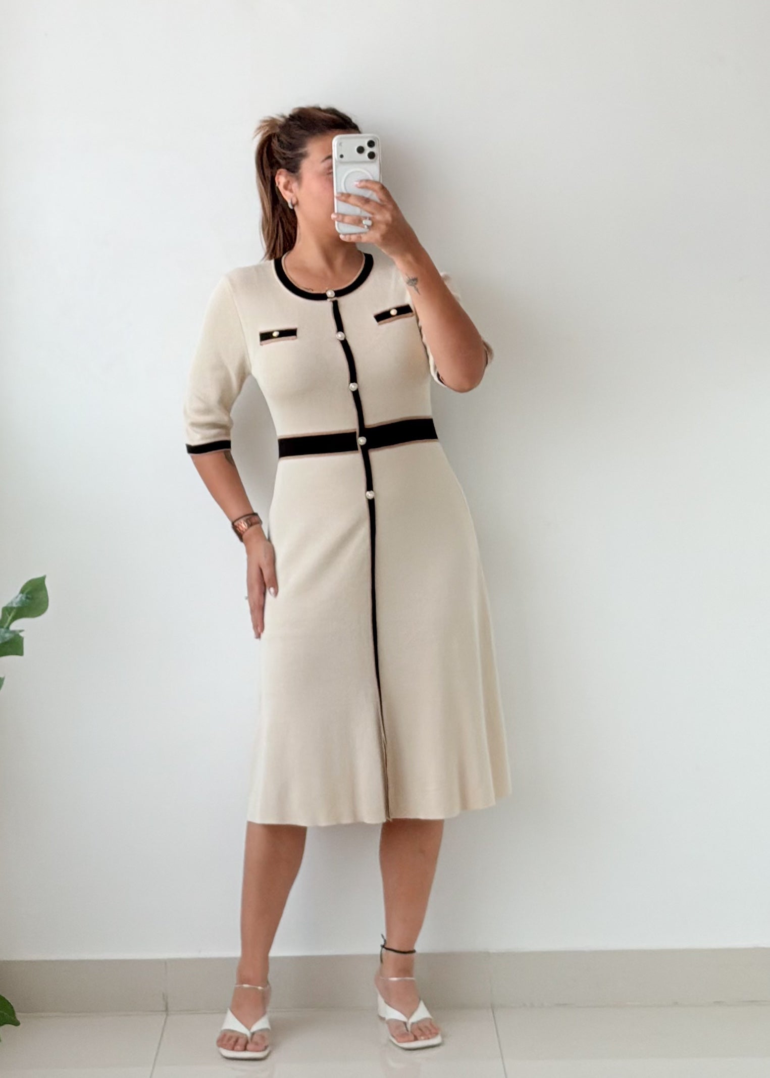 Size M-L Ivory Black Contrast Knit Dress
