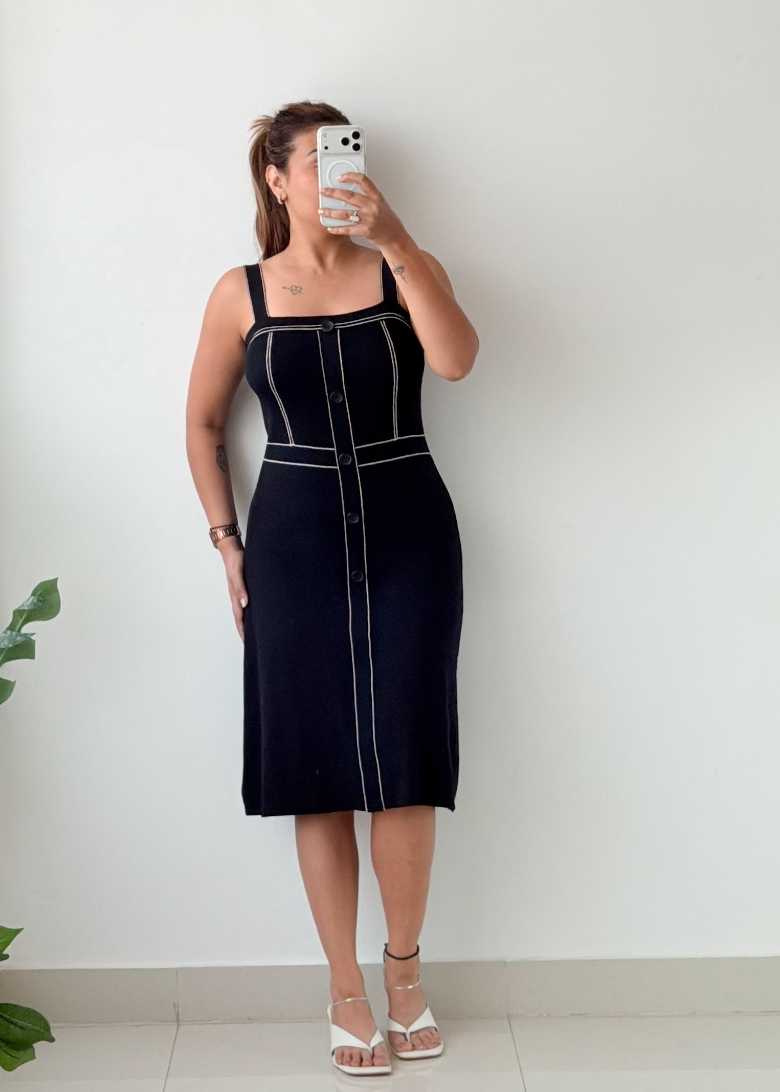 Size S-M Black Contrast Piping Midi Dress