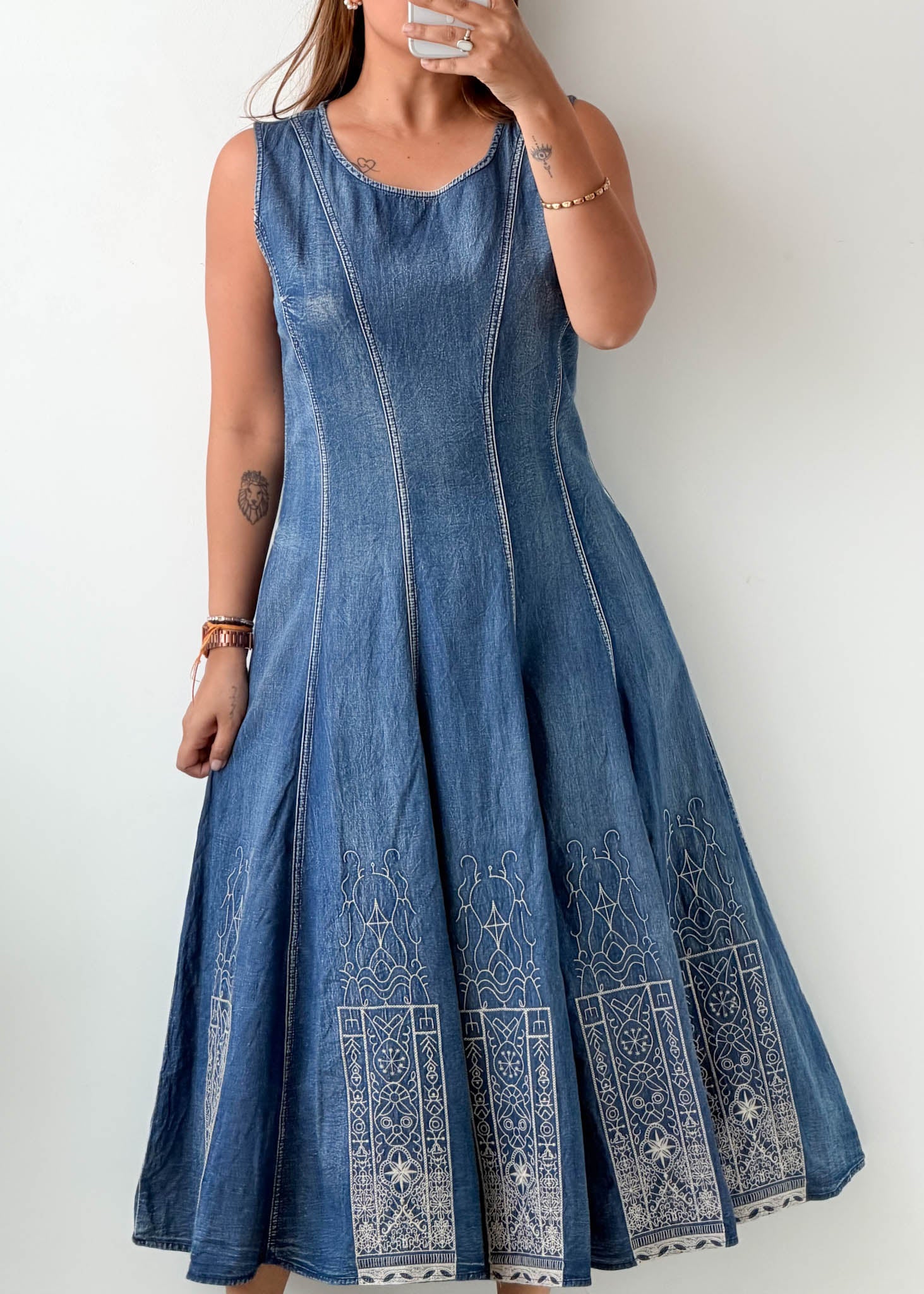 Size M Blue Denim Embroidered Midi Dress