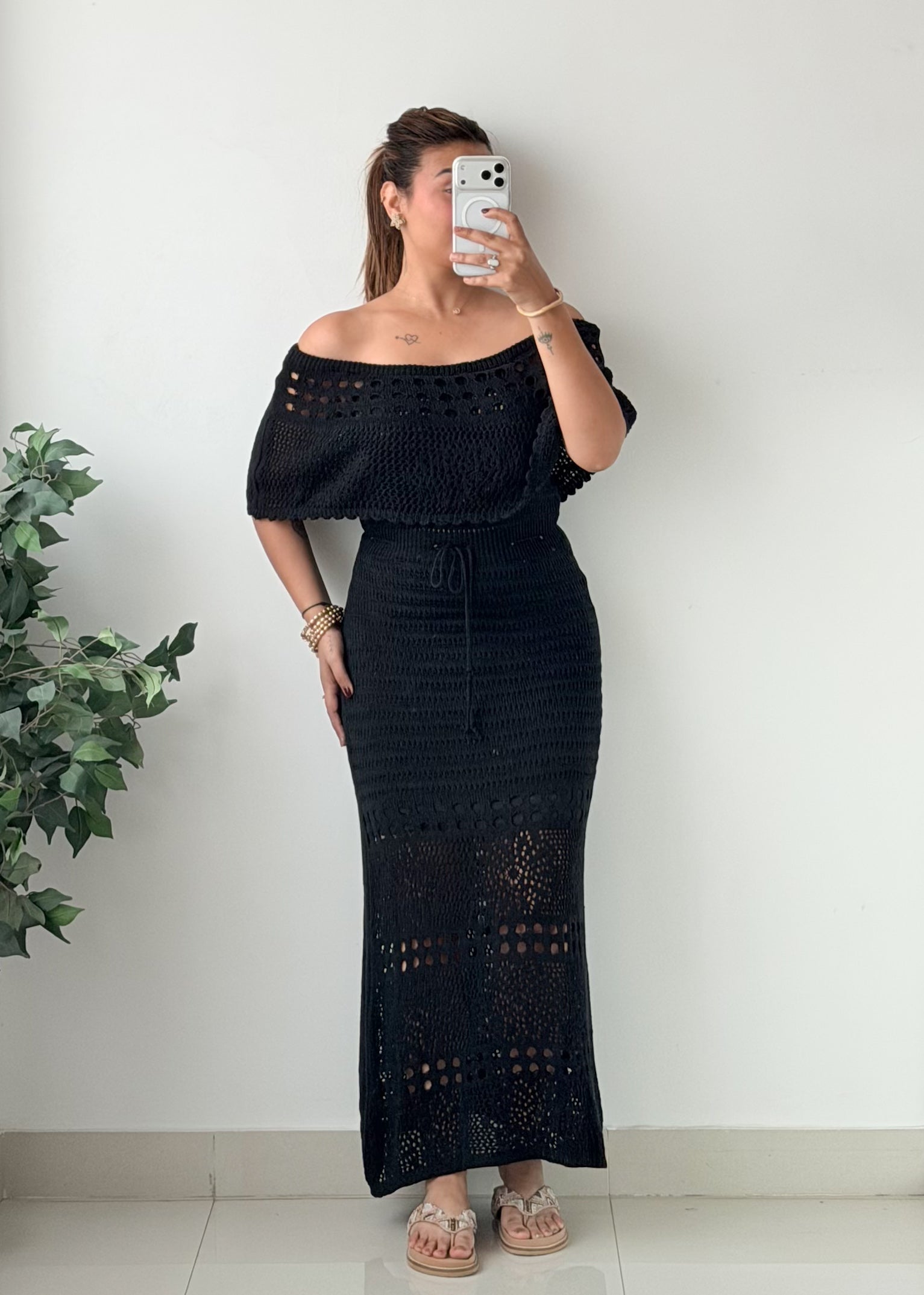 Size M-L Black Off-Shoulder Crochet Maxi Dress