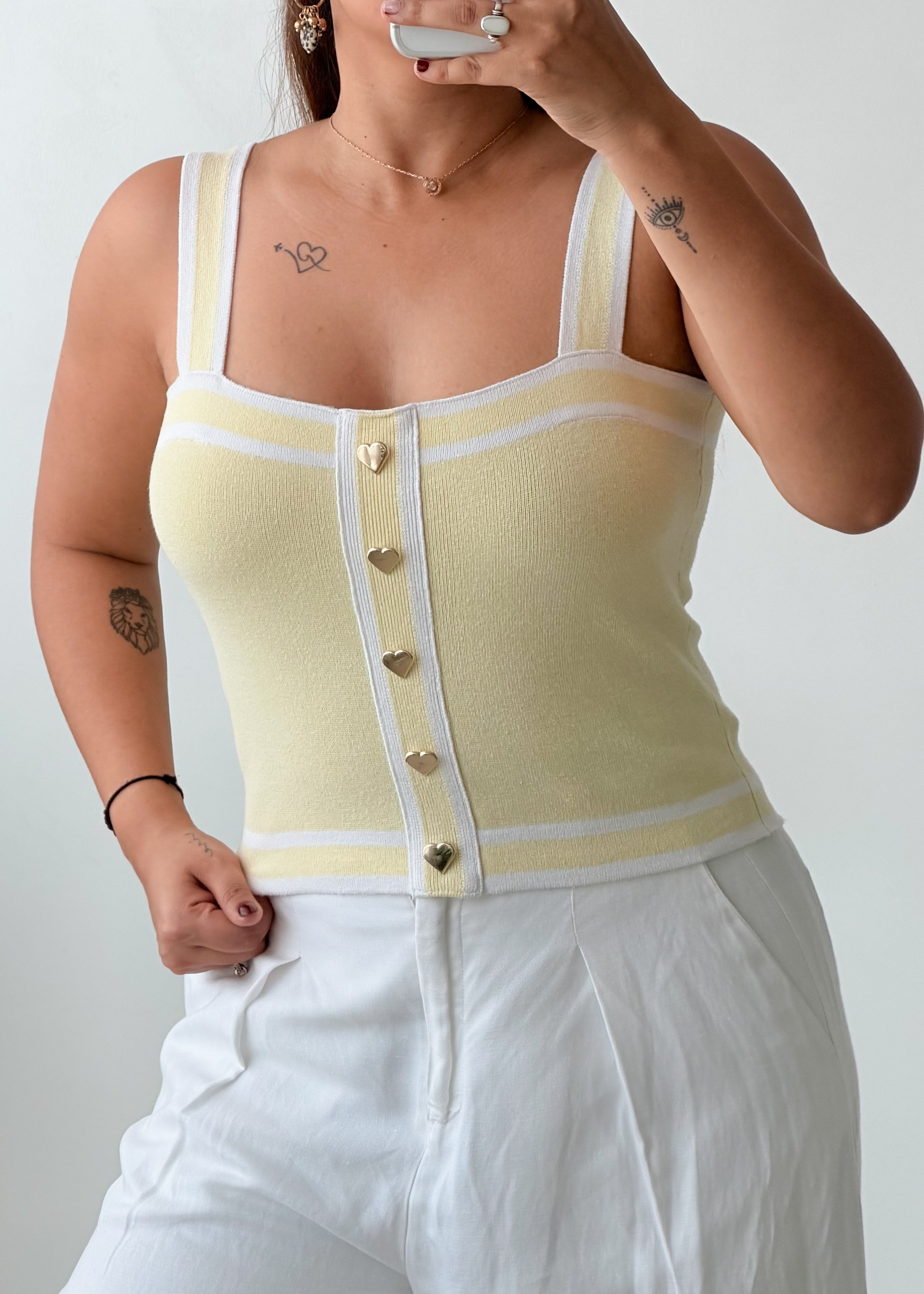 Size M Yellow White Contrast Button Top