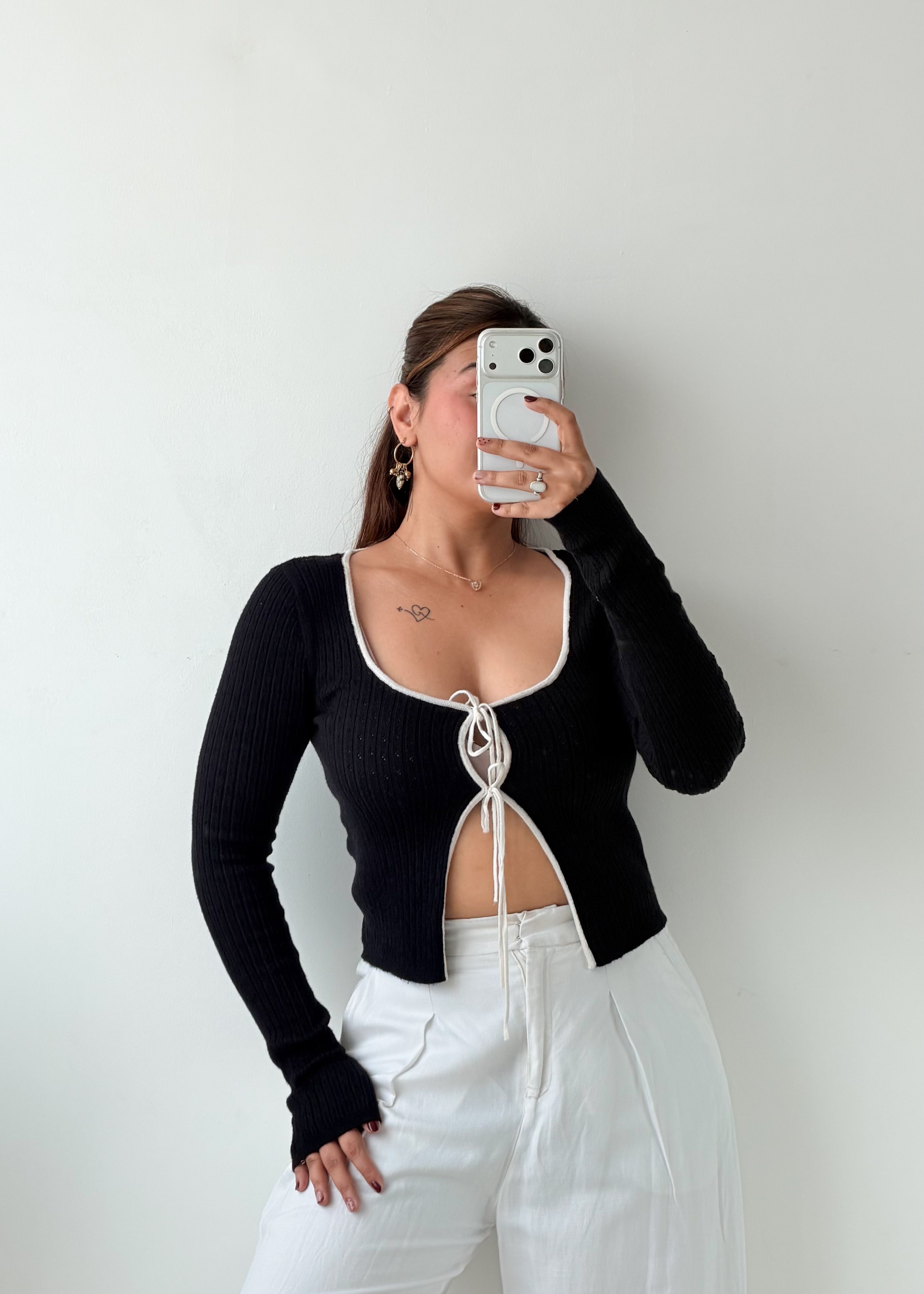 Size M-L Black Contrast Tie-Front Ribbed Top