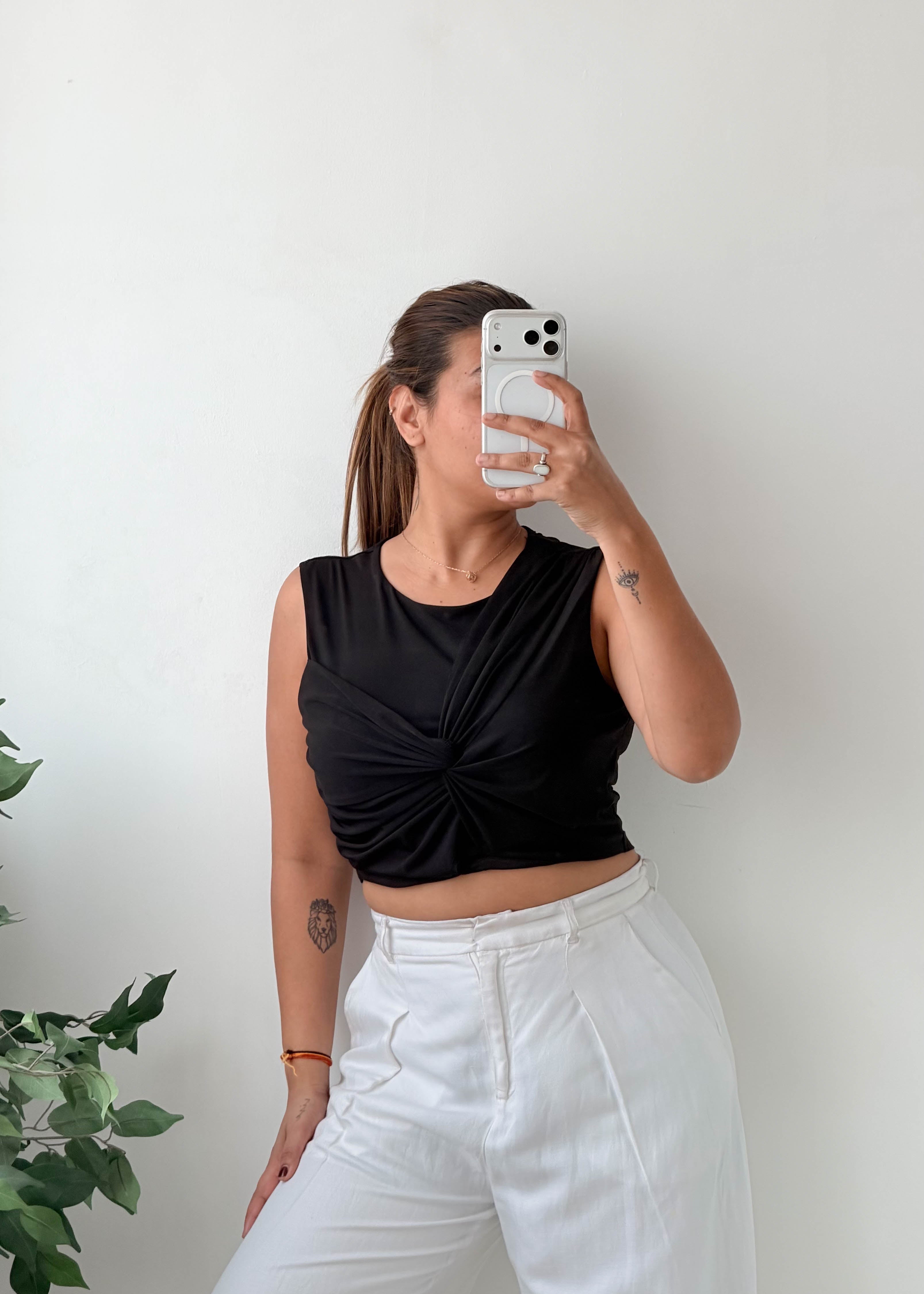 Size M-L Black Twist-Front Crop Top