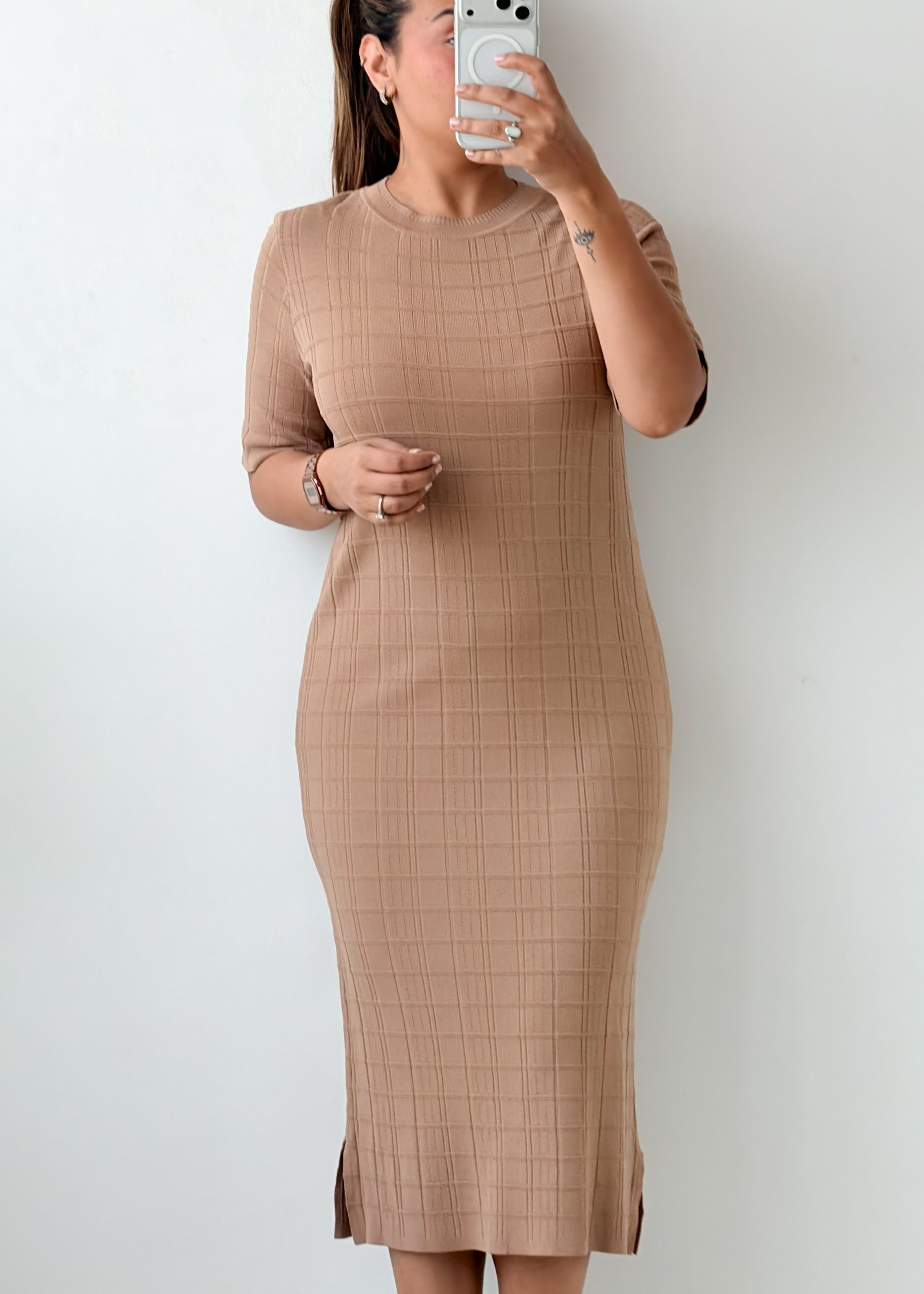 Size M-L Beige Checked Bodycon Midi Dress
