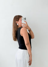 Size M Black Scoop Neck Tank Top