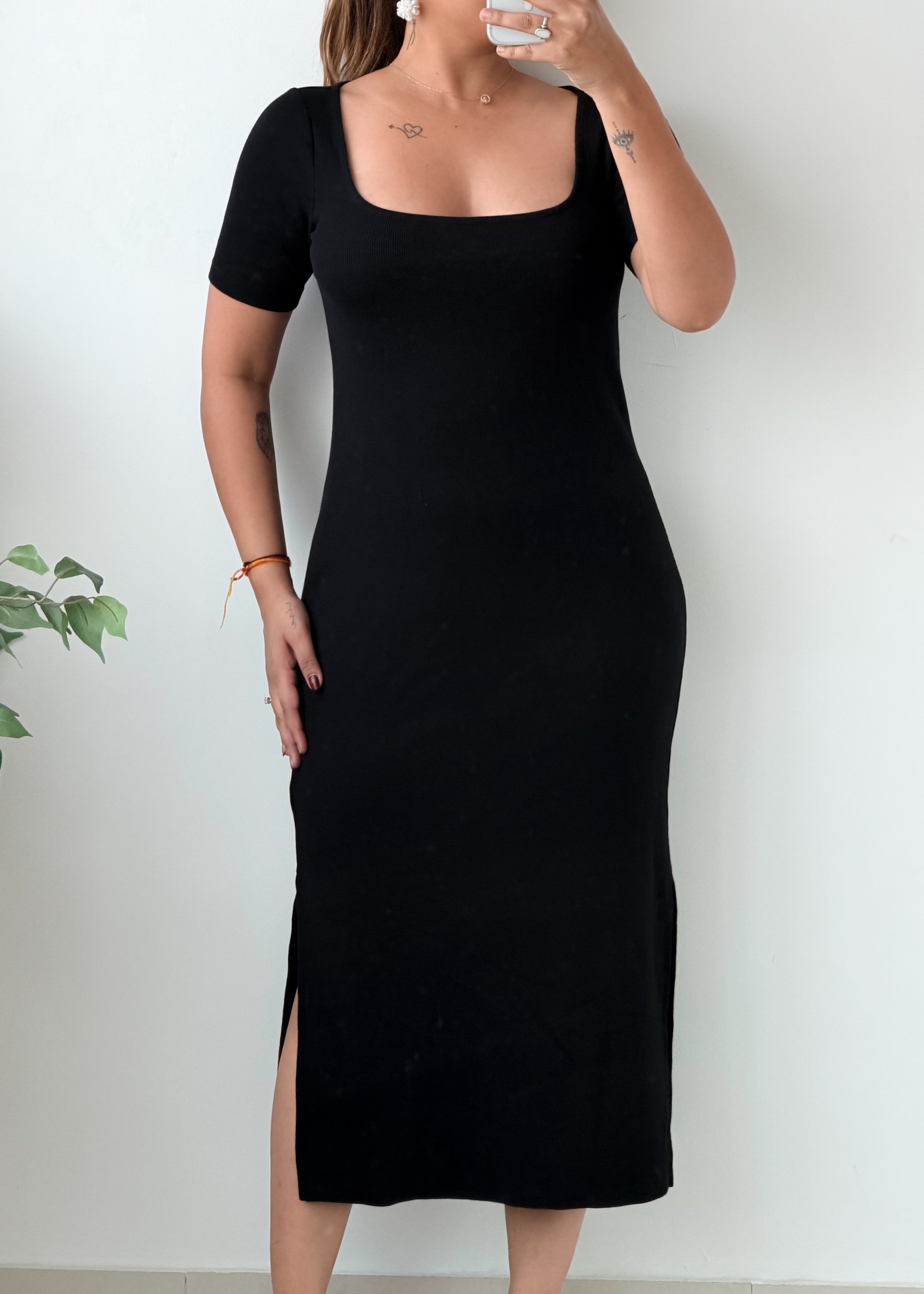 Size M-L Black Square Neck Bodycon Midi Dress