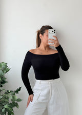Size S-M Black Off-Shoulder Fitted Top