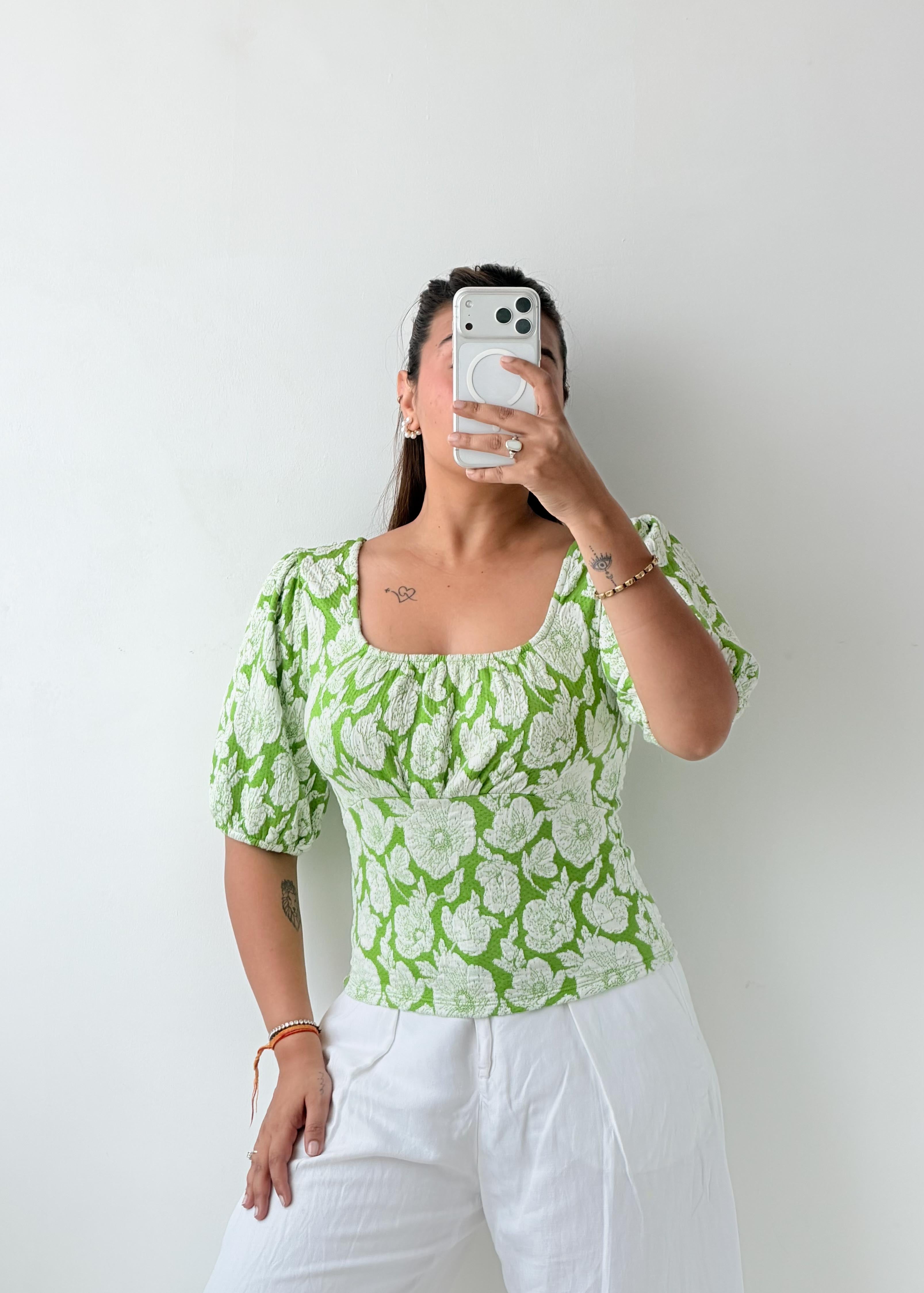 Size S-M Green Floral Puff Sleeve Top