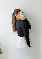 Size M-L Black Twist-Front Crop Top