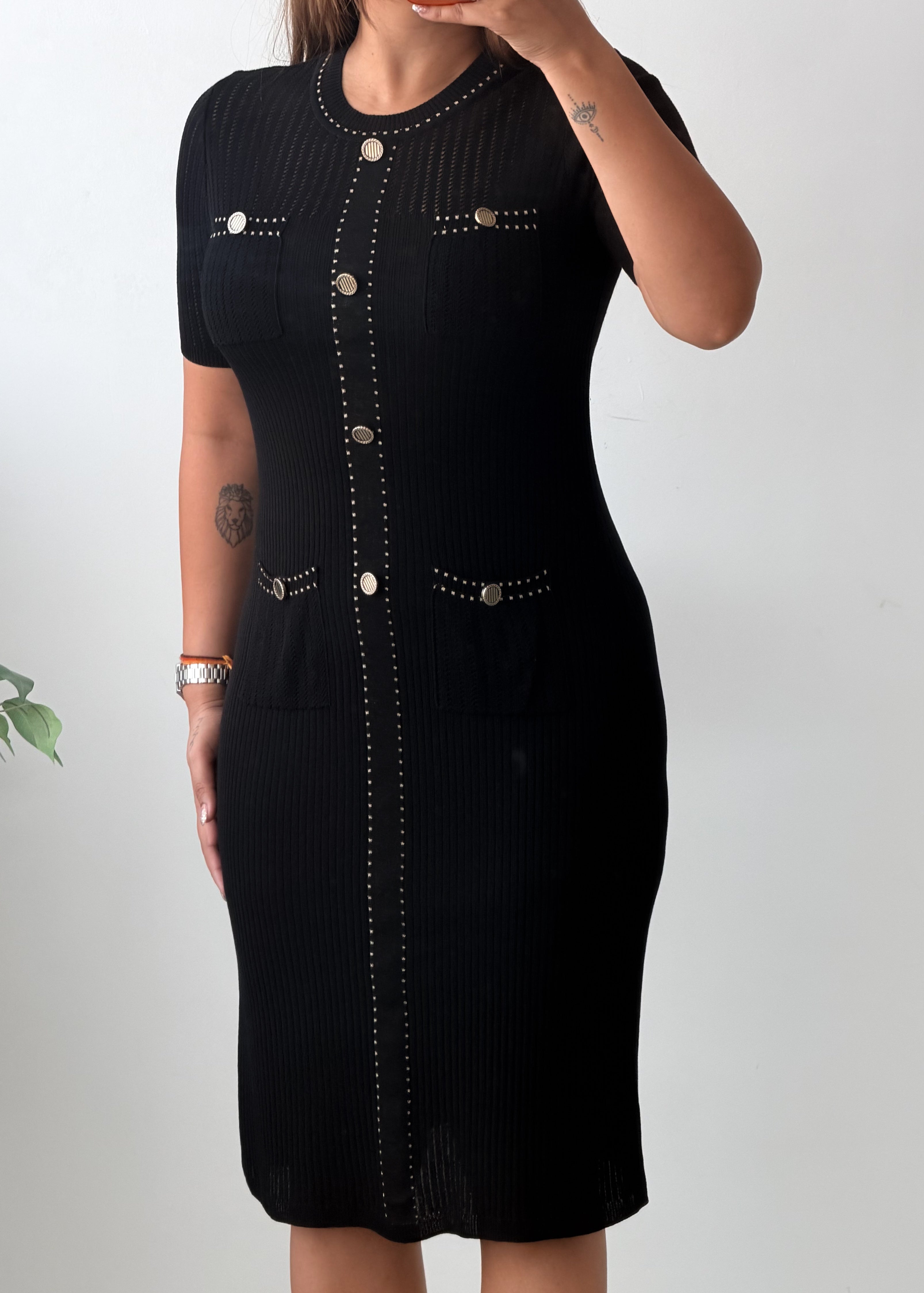 Size M-L Black Contrast Stitch Button Front Midi Dress